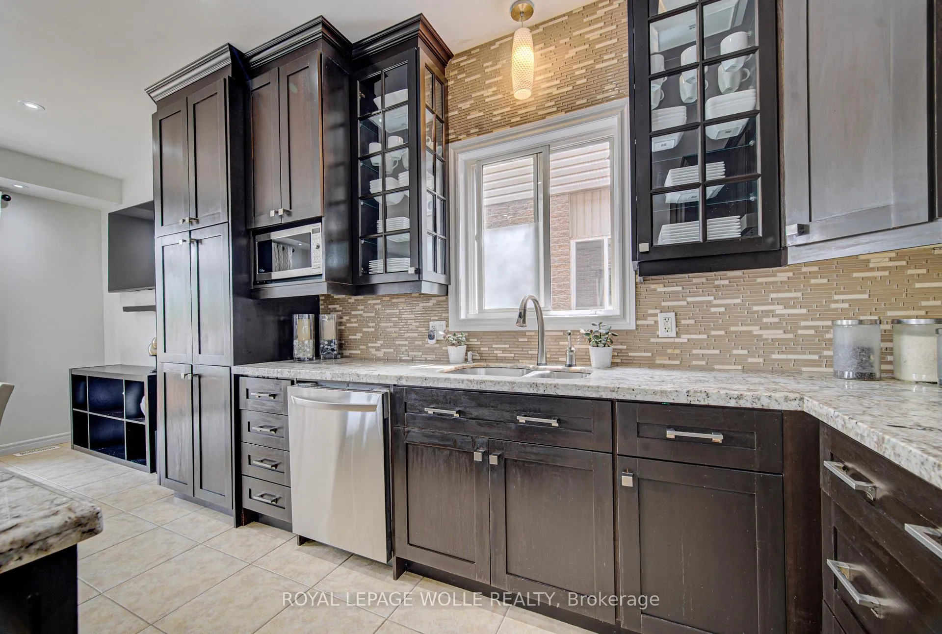 Photo 14 of 37 Davinci Boulevard, Hamilton, Carpenter — HOMEH