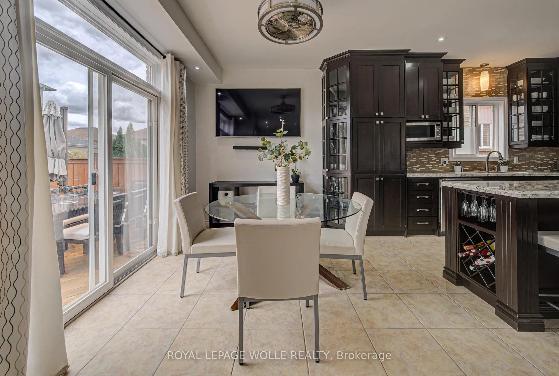 Photo 16 of 37 Davinci Boulevard, Hamilton, Carpenter — HOMEH