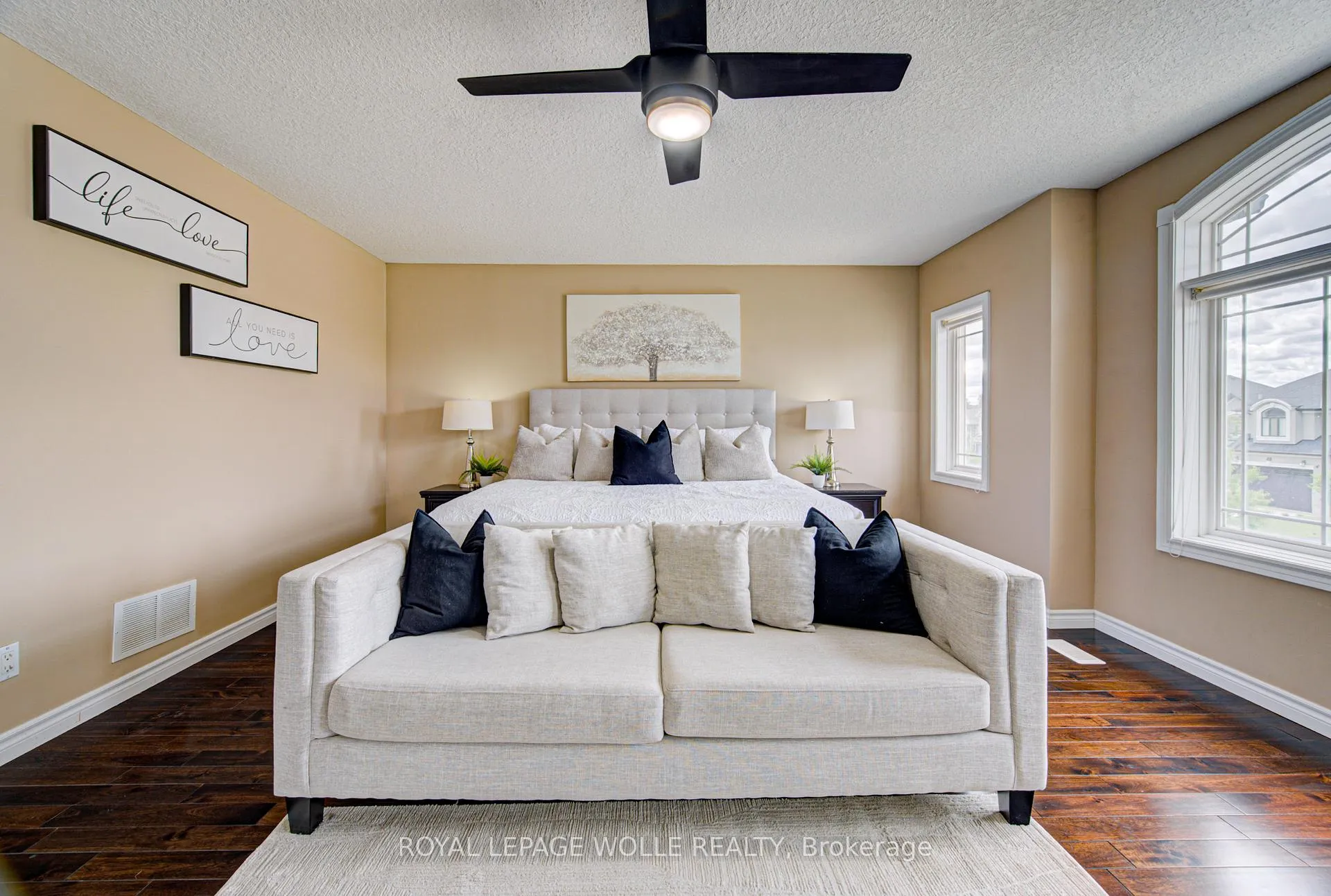 Photo 21 of 37 Davinci Boulevard, Hamilton, Carpenter — HOMEH