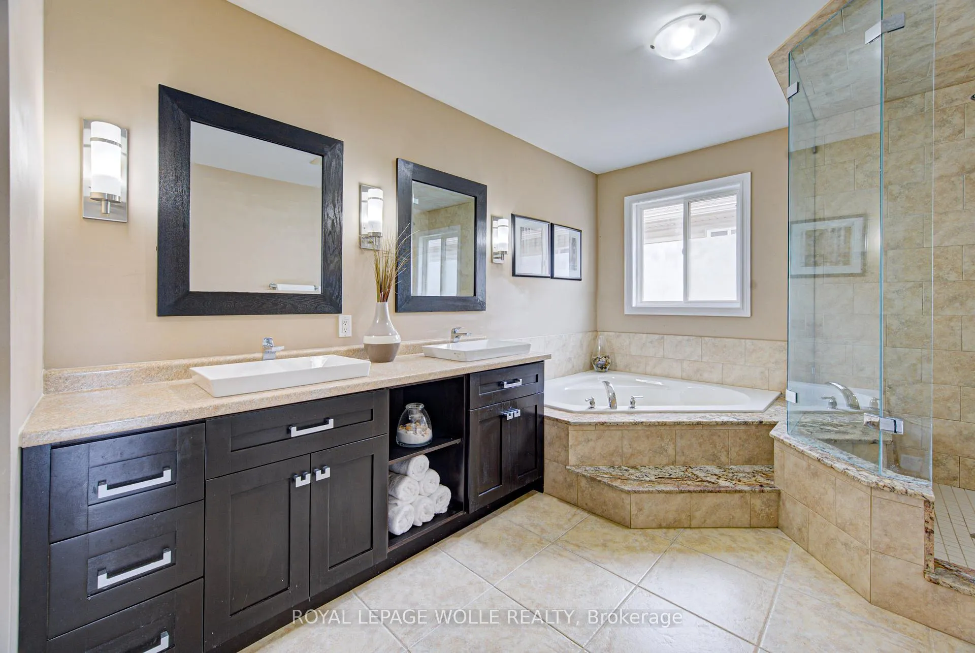 Photo 23 of 37 Davinci Boulevard, Hamilton, Carpenter — HOMEH