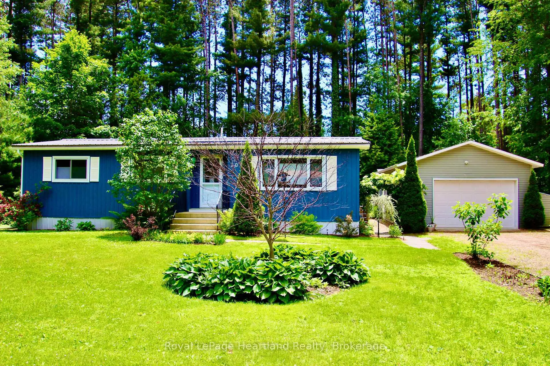 Photo 1 of 206 Chestnut Drive, Central Huron, Goderich — HOMEH
