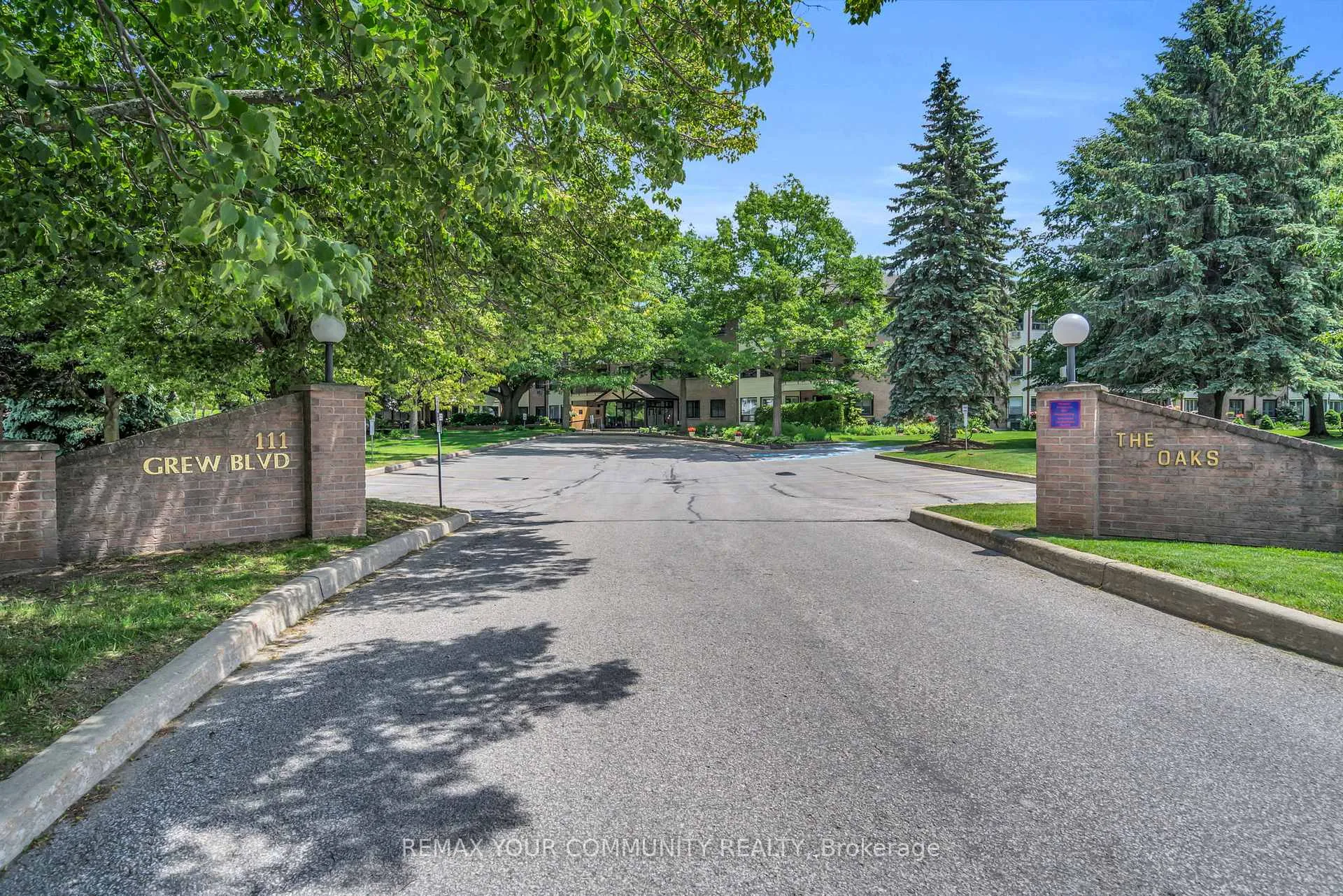 Photo 2 of Unit 210, 111 Grew Boulevard, Georgina, Sutton & Jackson's Point — HOMEH