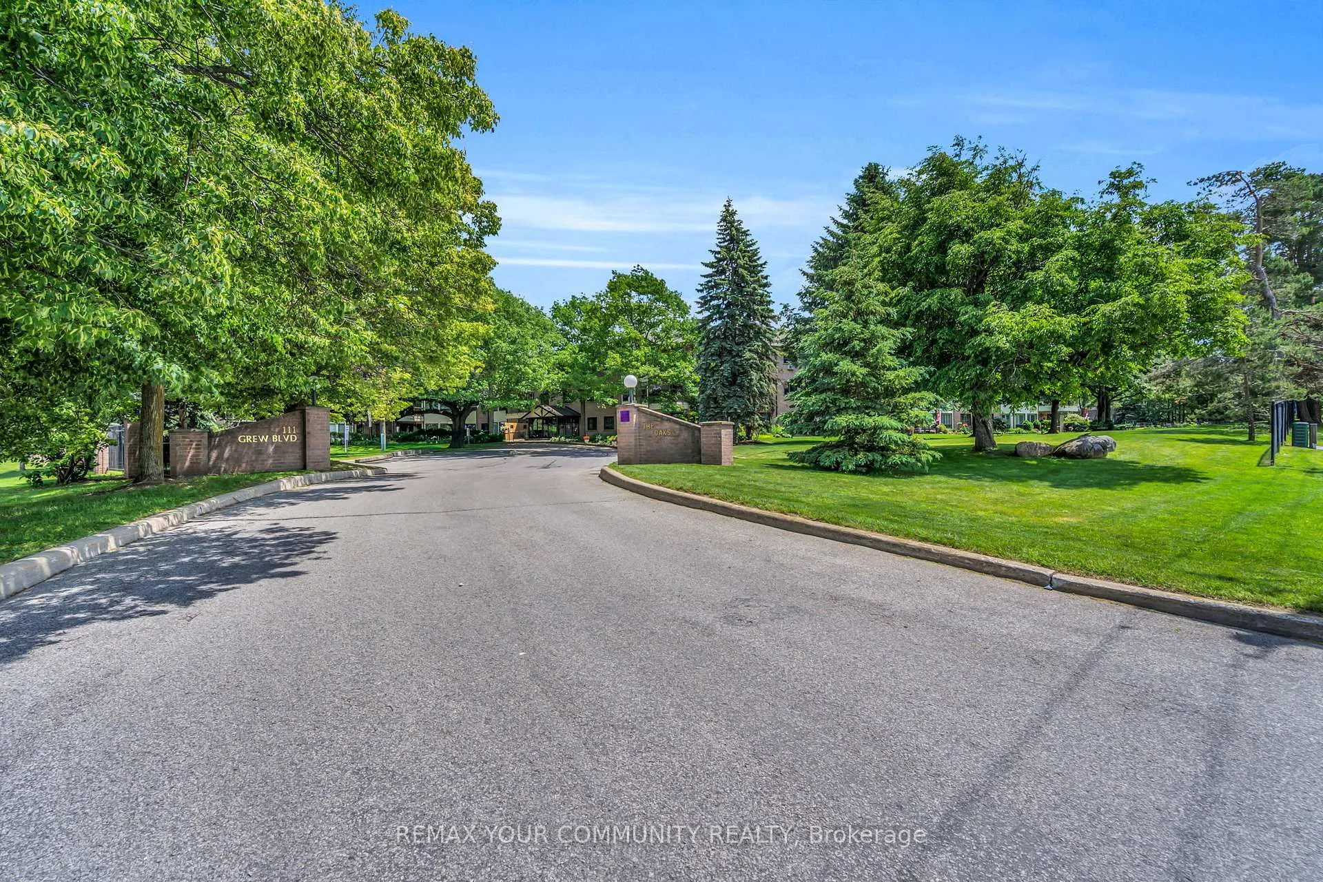 Photo 3 of Unit 210, 111 Grew Boulevard, Georgina, Sutton & Jackson's Point — HOMEH