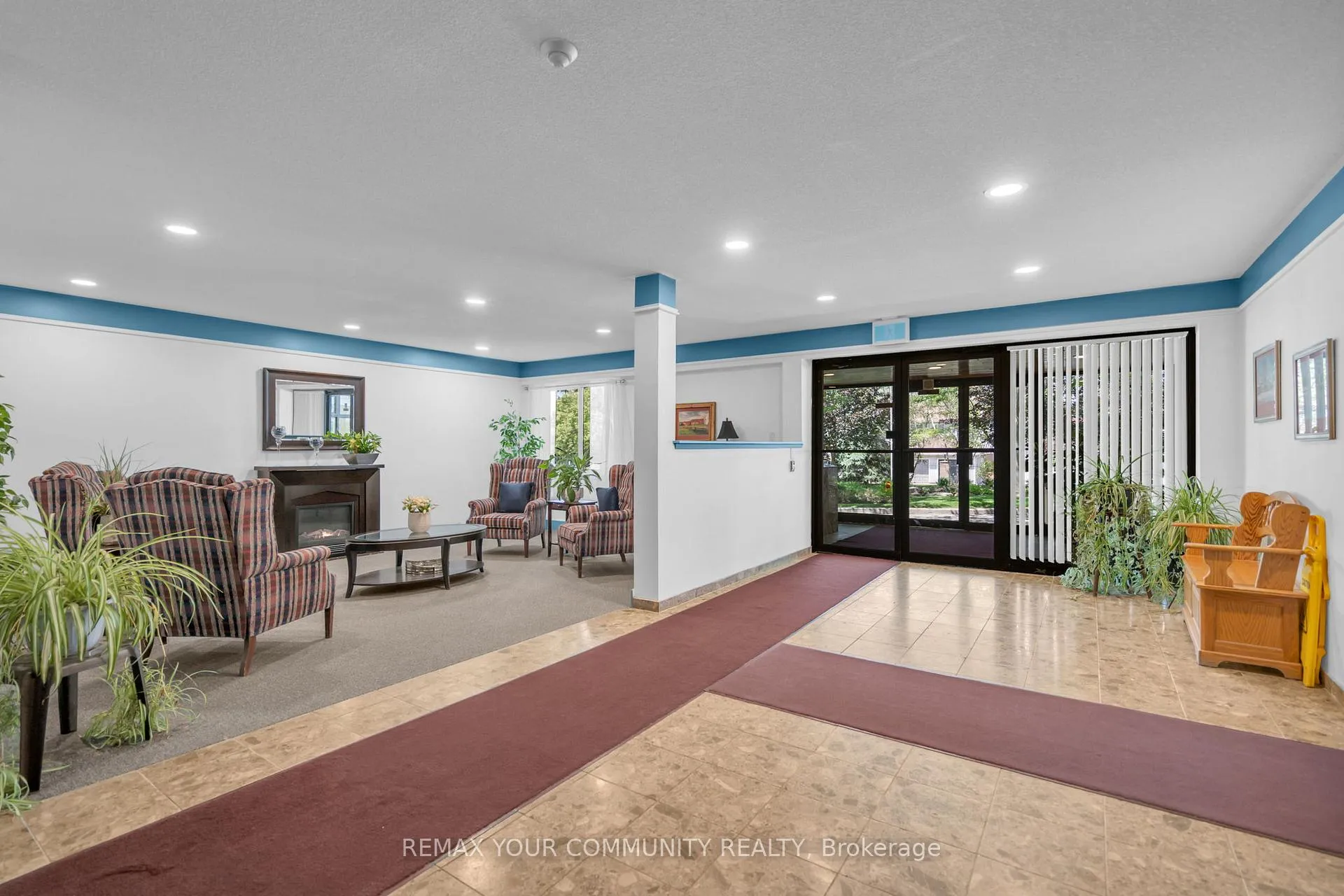 Photo 8 of Unit 210, 111 Grew Boulevard, Georgina, Sutton & Jackson's Point — HOMEH