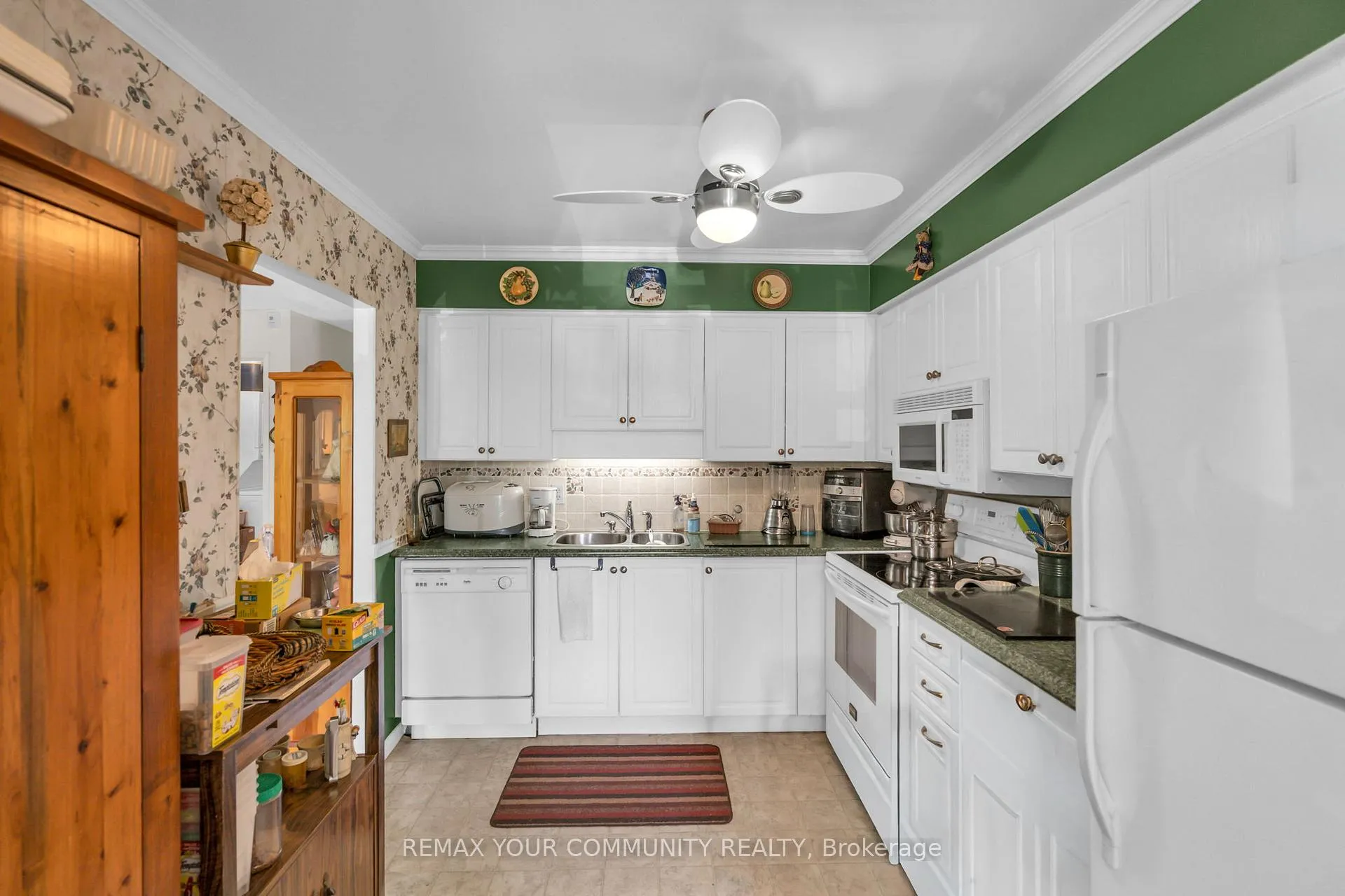 Photo 24 of Unit 210, 111 Grew Boulevard, Georgina, Sutton & Jackson's Point — HOMEH