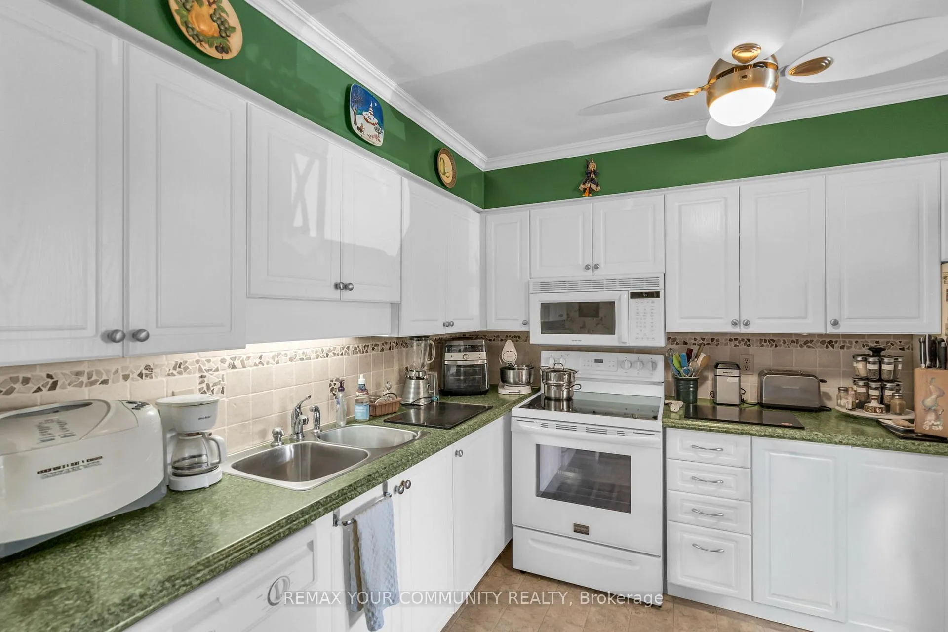 Photo 25 of Unit 210, 111 Grew Boulevard, Georgina, Sutton & Jackson's Point — HOMEH