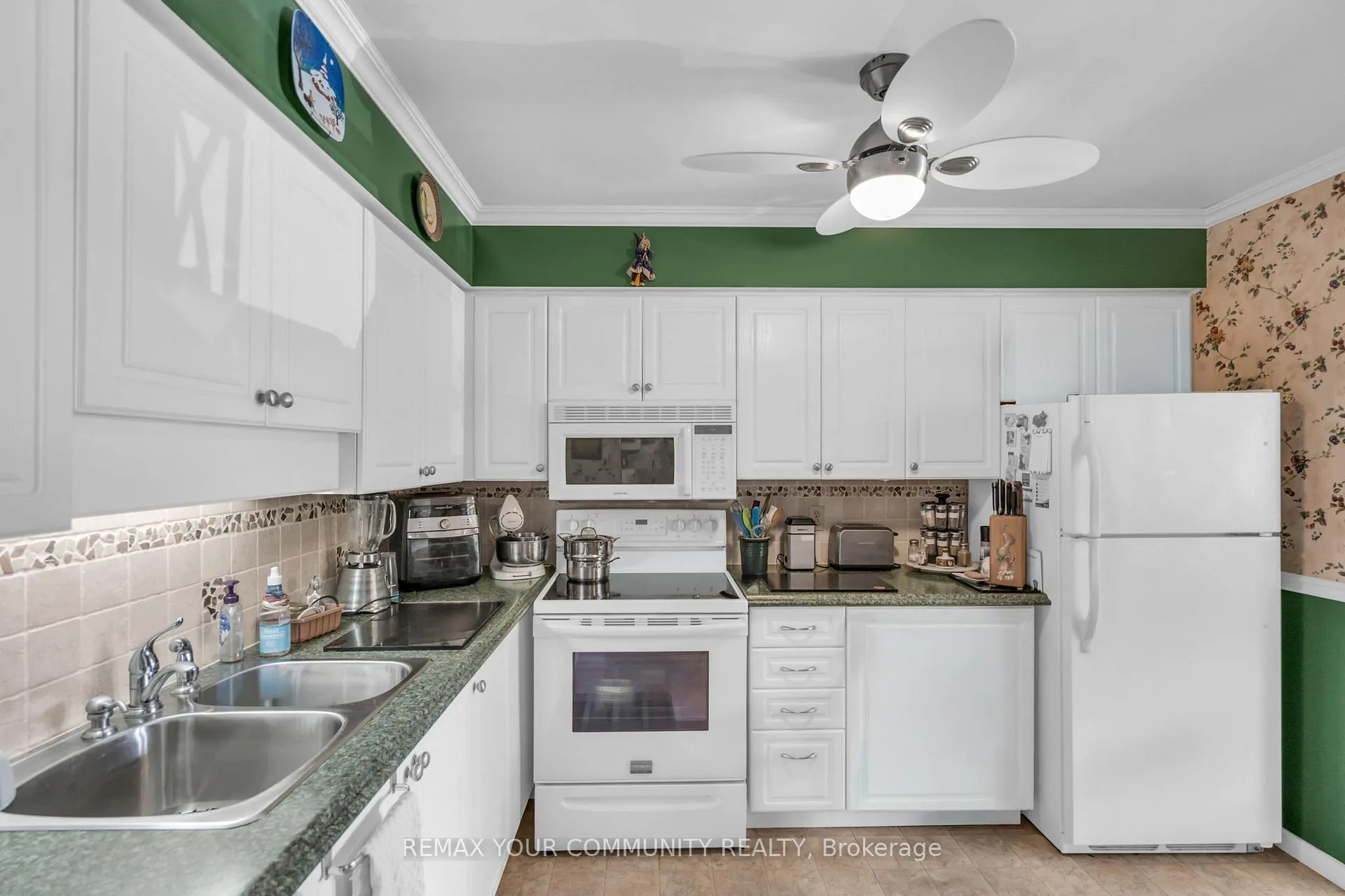 Photo 26 of Unit 210, 111 Grew Boulevard, Georgina, Sutton & Jackson's Point — HOMEH