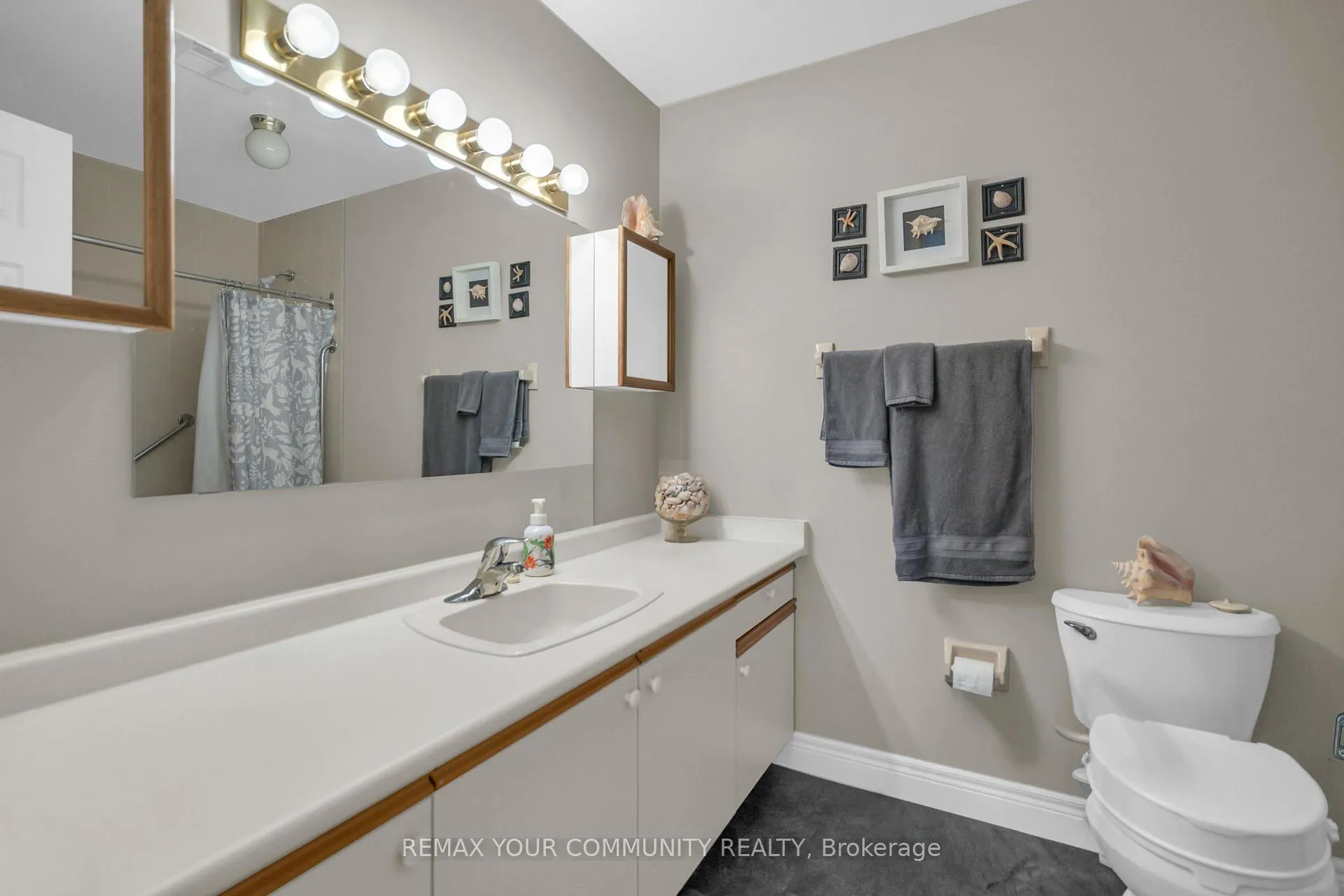 Photo 30 of Unit 210, 111 Grew Boulevard, Georgina, Sutton & Jackson's Point — HOMEH