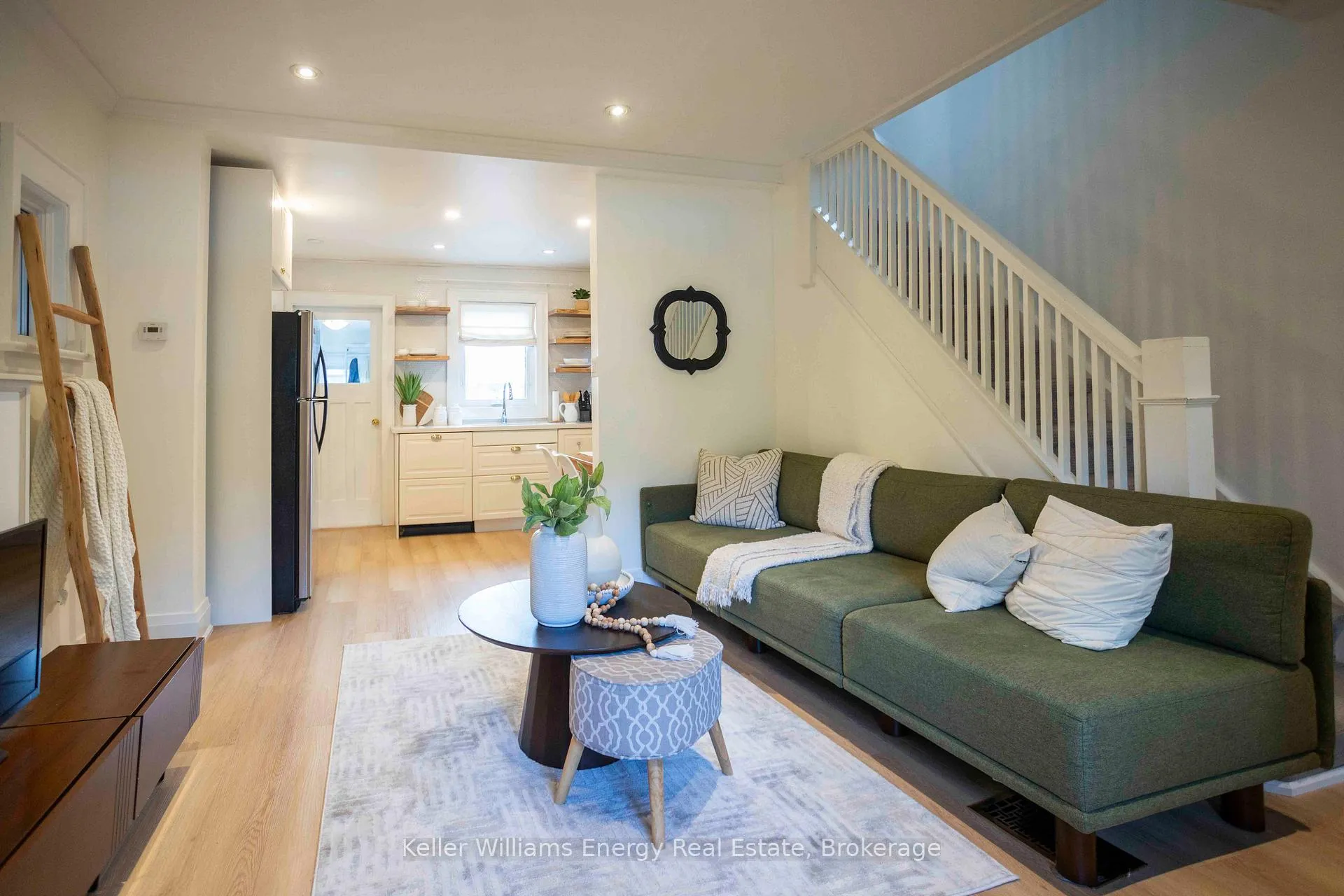 Photo 4 of 134 Mcroberts Avenue, Toronto, Corso Italia-Davenport — HOMEH