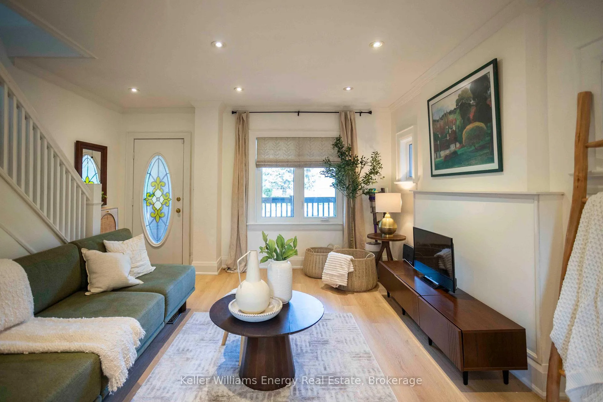 Photo 5 of 134 Mcroberts Avenue, Toronto, Corso Italia-Davenport — HOMEH