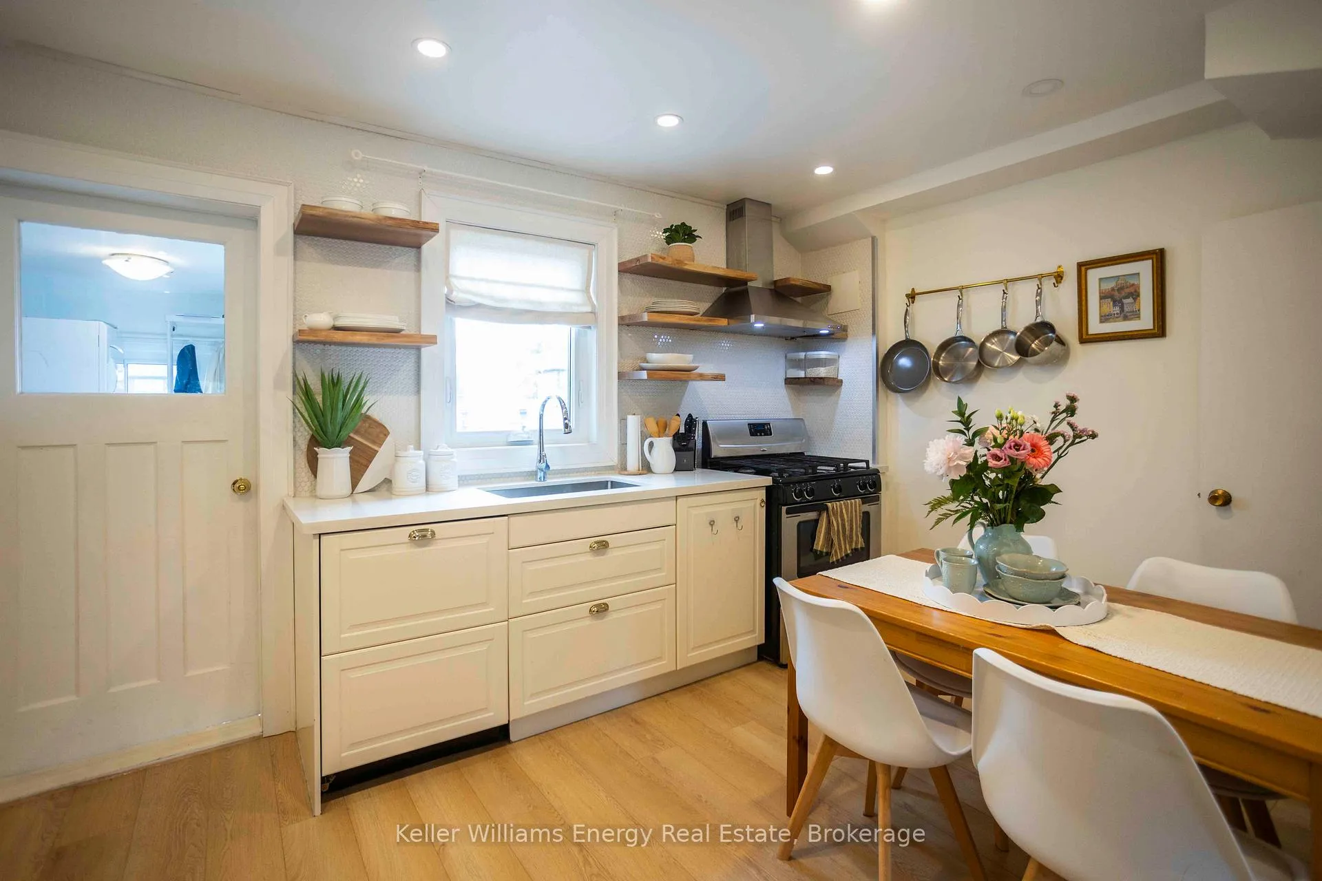 Photo 6 of 134 Mcroberts Avenue, Toronto, Corso Italia-Davenport — HOMEH