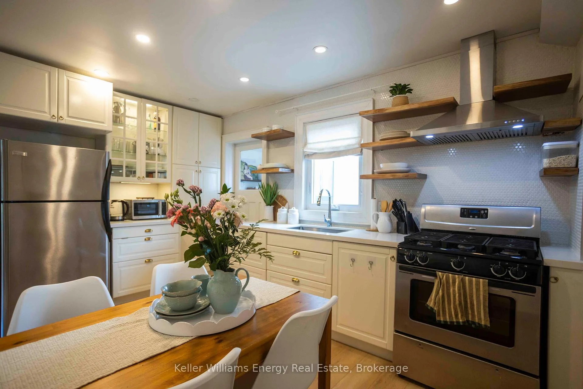 Photo 8 of 134 Mcroberts Avenue, Toronto, Corso Italia-Davenport — HOMEH