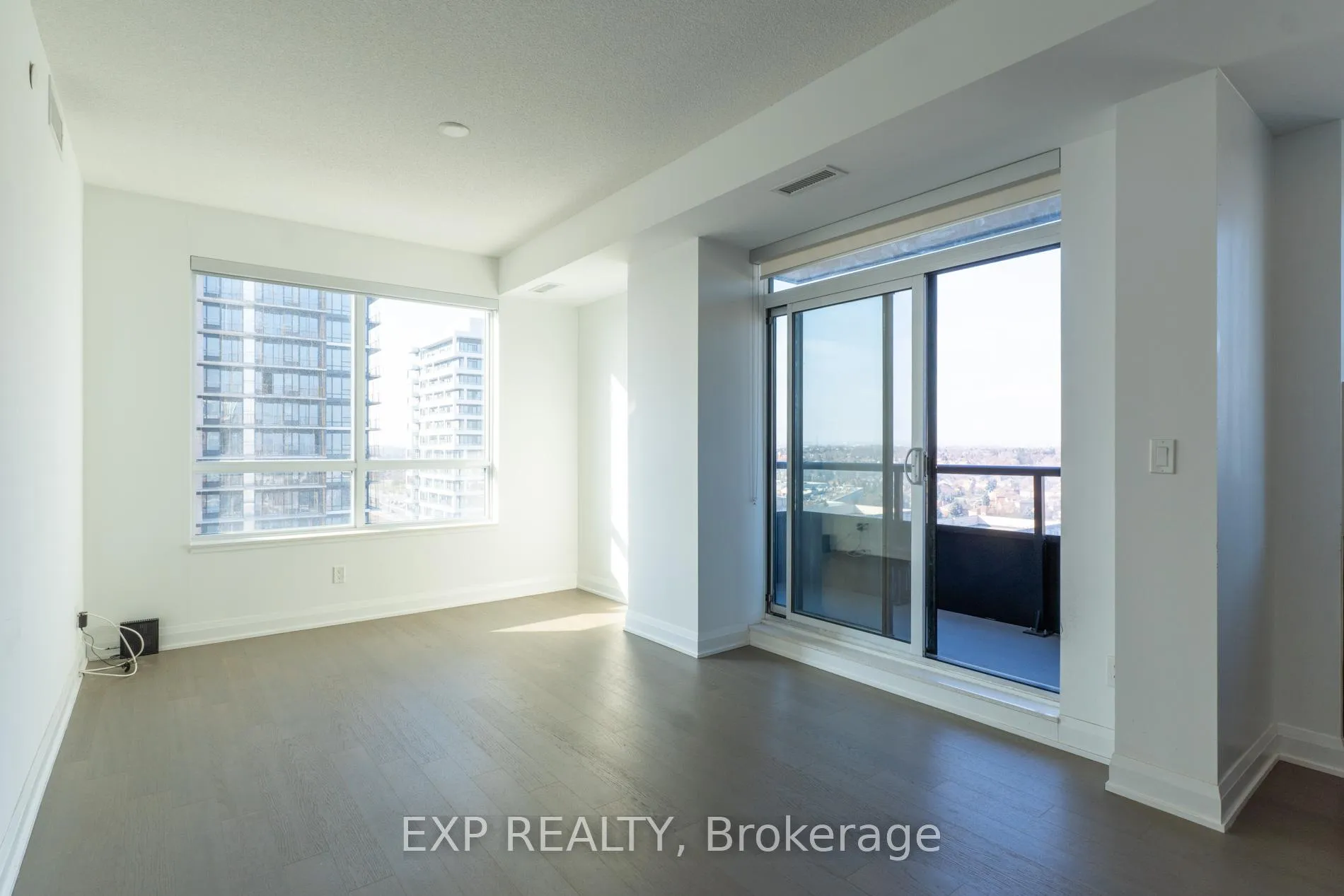 Photo 5 of Unit 1610, 15 Water Walk Drive, Markham, Unionville — HOMEH