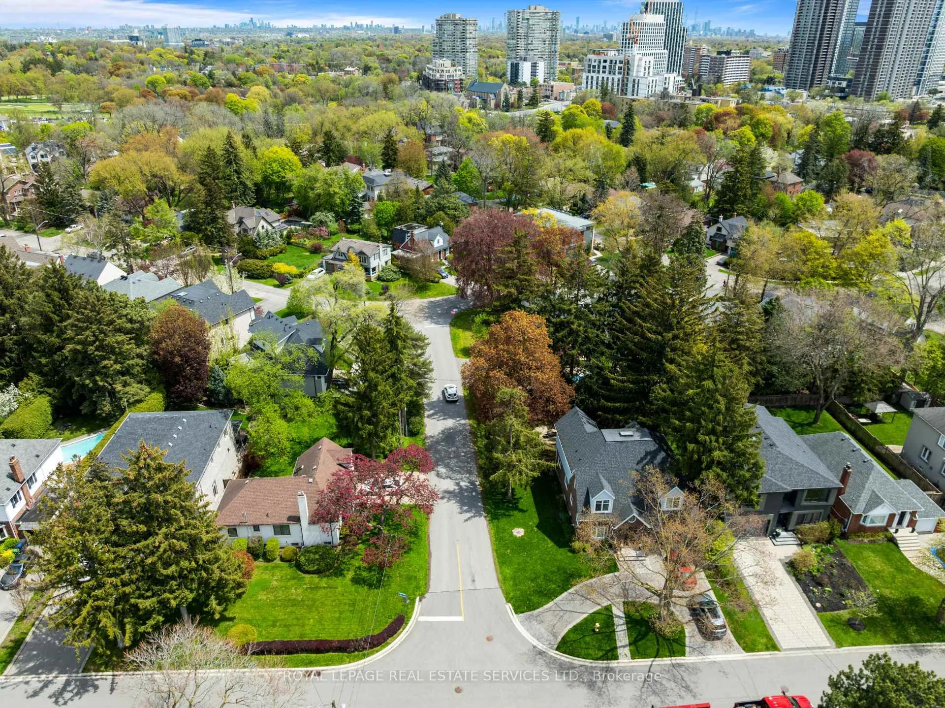 Photo 29 of 28 Holloway Road, Etobicoke, Islington-City Centre West — HOMEH