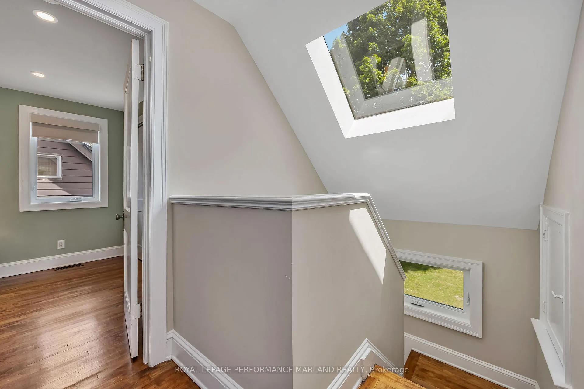 Photo 15 of 128 Mason Terrace, Ottawa, Ottawa East — HOMEH