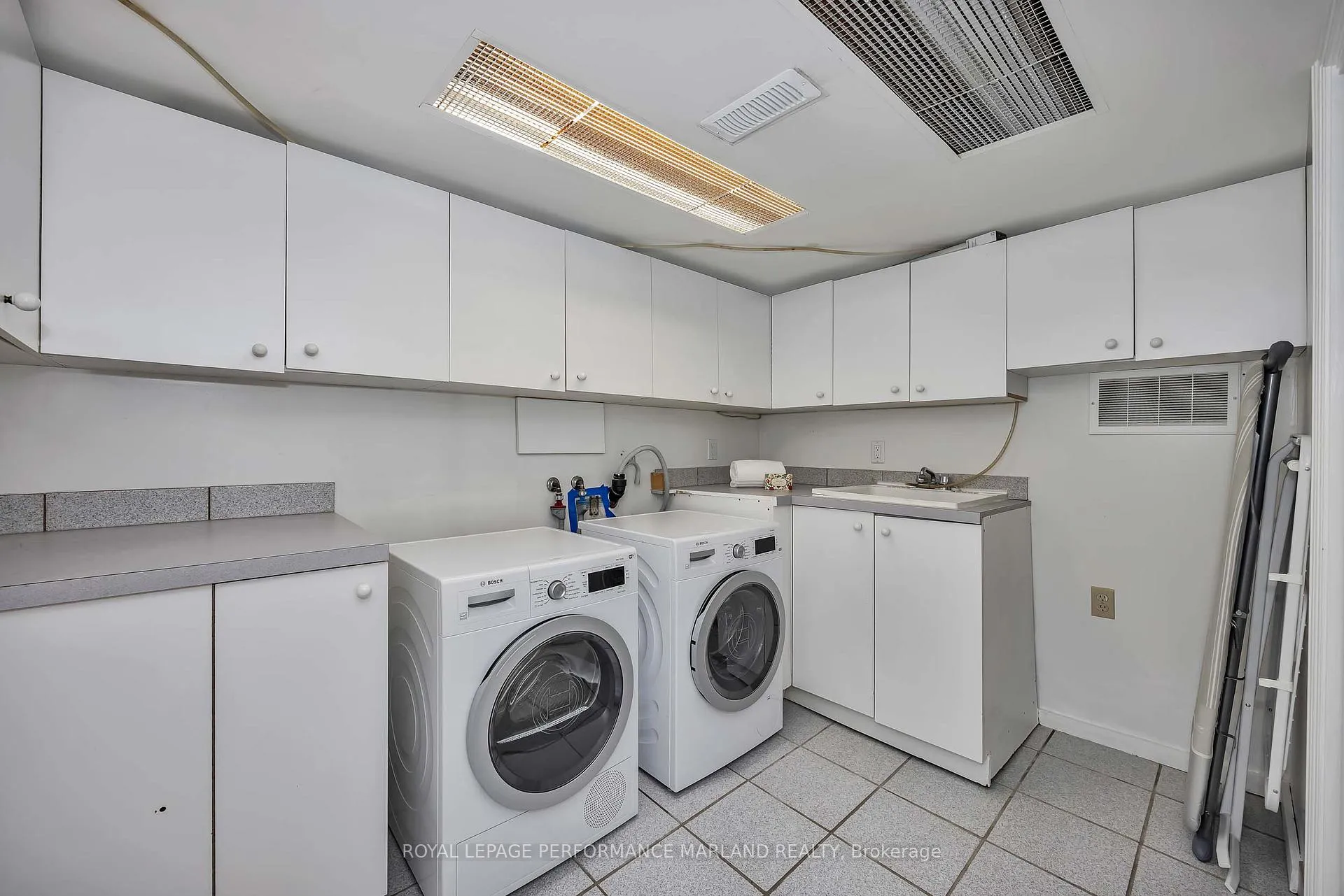Photo 28 of 128 Mason Terrace, Ottawa, Ottawa East — HOMEH