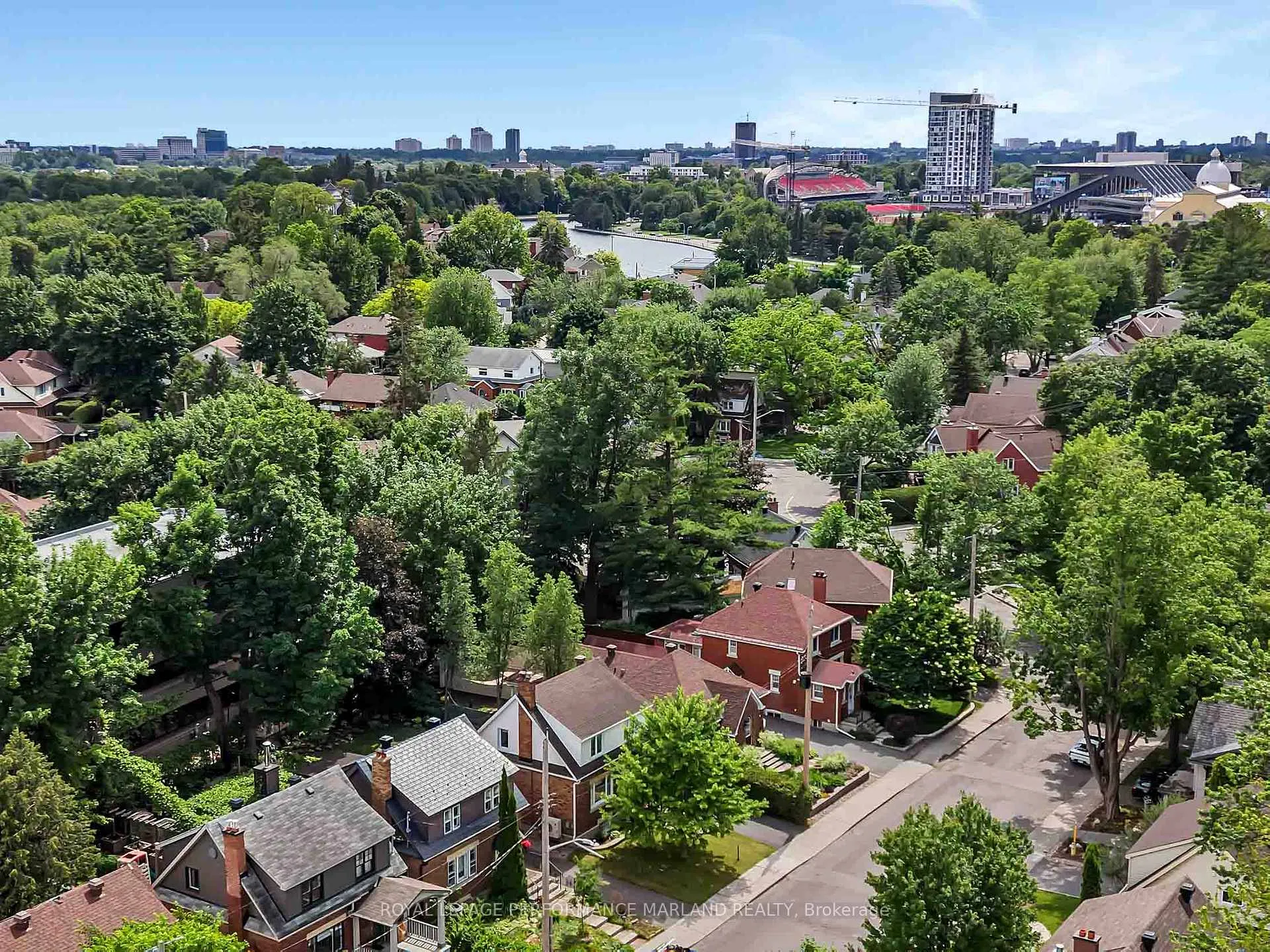 Photo 33 of 128 Mason Terrace, Ottawa, Ottawa East — HOMEH