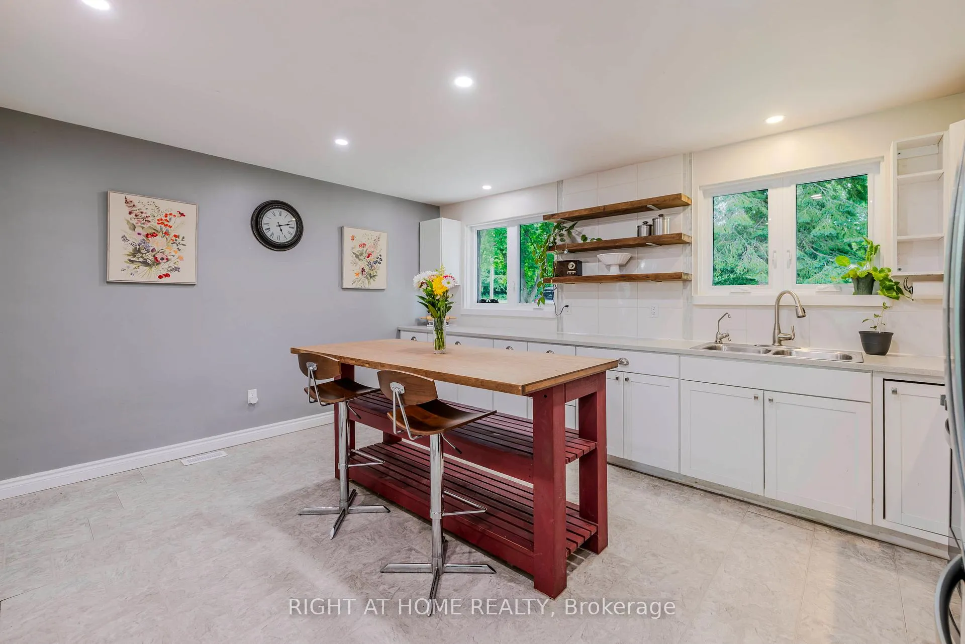 Photo 11 of 35 Macmillan Road, Centre Hastings — HOMEH