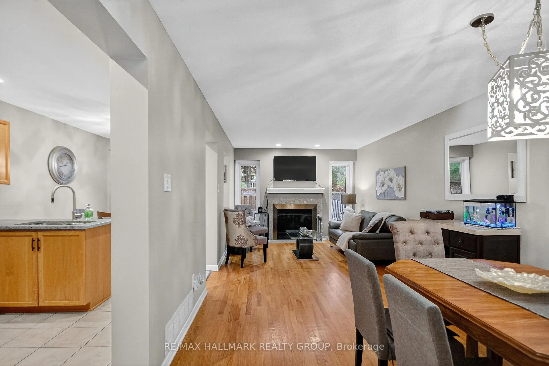 Photo 9 of 110 Hunter's Glen Crescent, Ottawa, Hunt Club Park/Greenboro — HOMEH