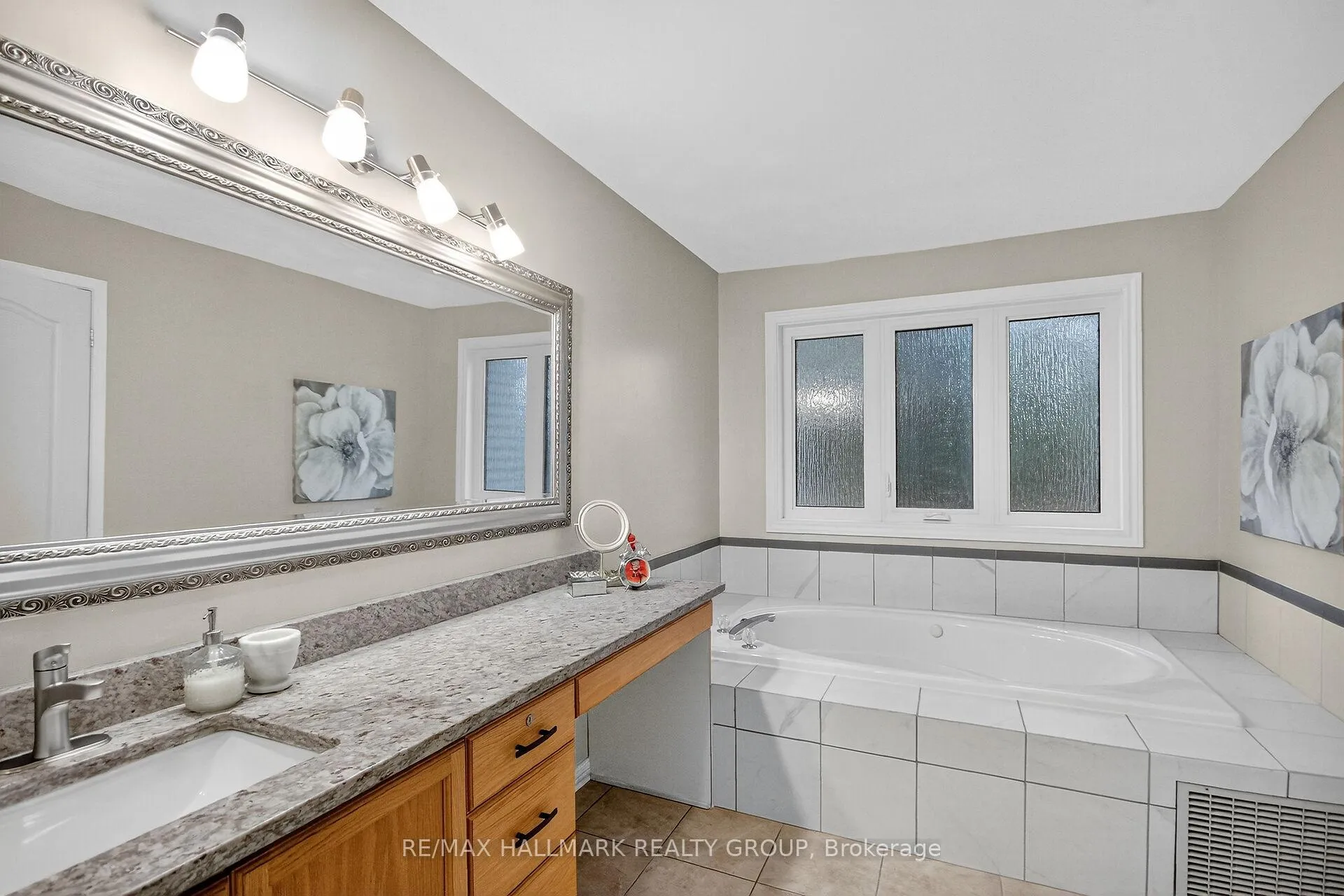 Photo 20 of 110 Hunter's Glen Crescent, Ottawa, Hunt Club Park/Greenboro — HOMEH
