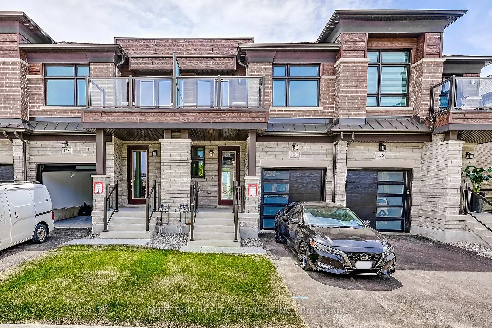 Photo 2 of 172 Adario Crescent, Vaughan, Vellore Village — HOMEH