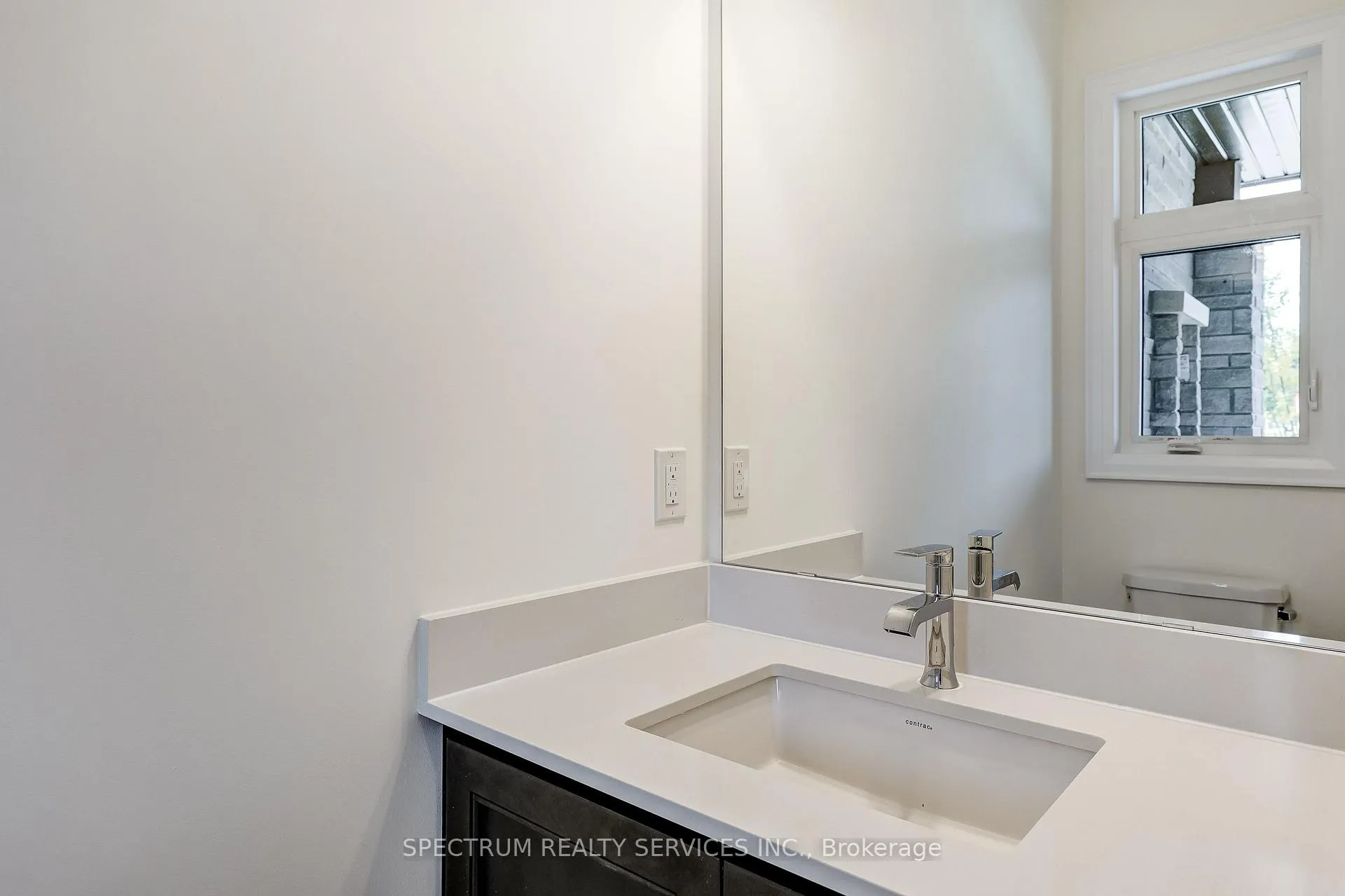 Photo 7 of 172 Adario Crescent, Vaughan, Vellore Village — HOMEH
