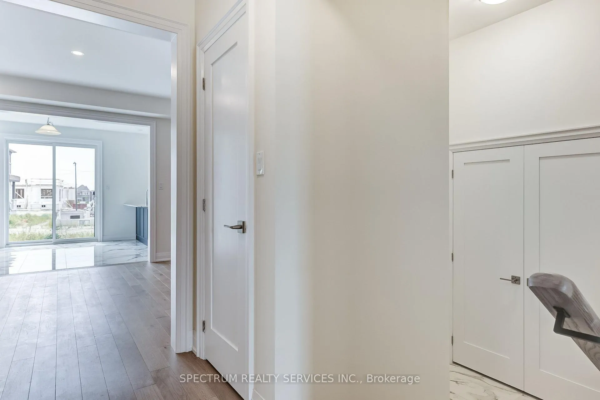 Photo 8 of 172 Adario Crescent, Vaughan, Vellore Village — HOMEH