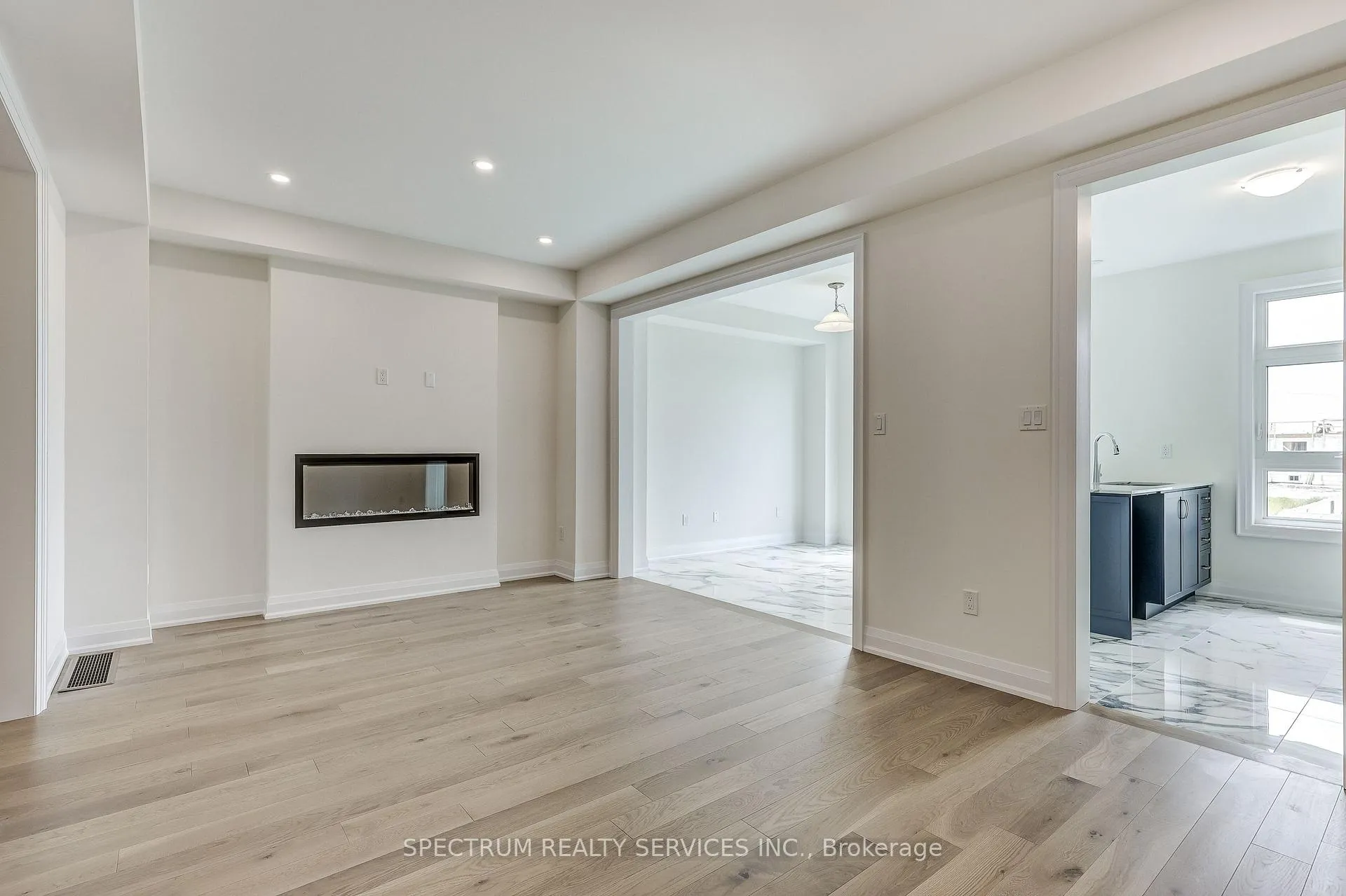 Photo 12 of 172 Adario Crescent, Vaughan, Vellore Village — HOMEH
