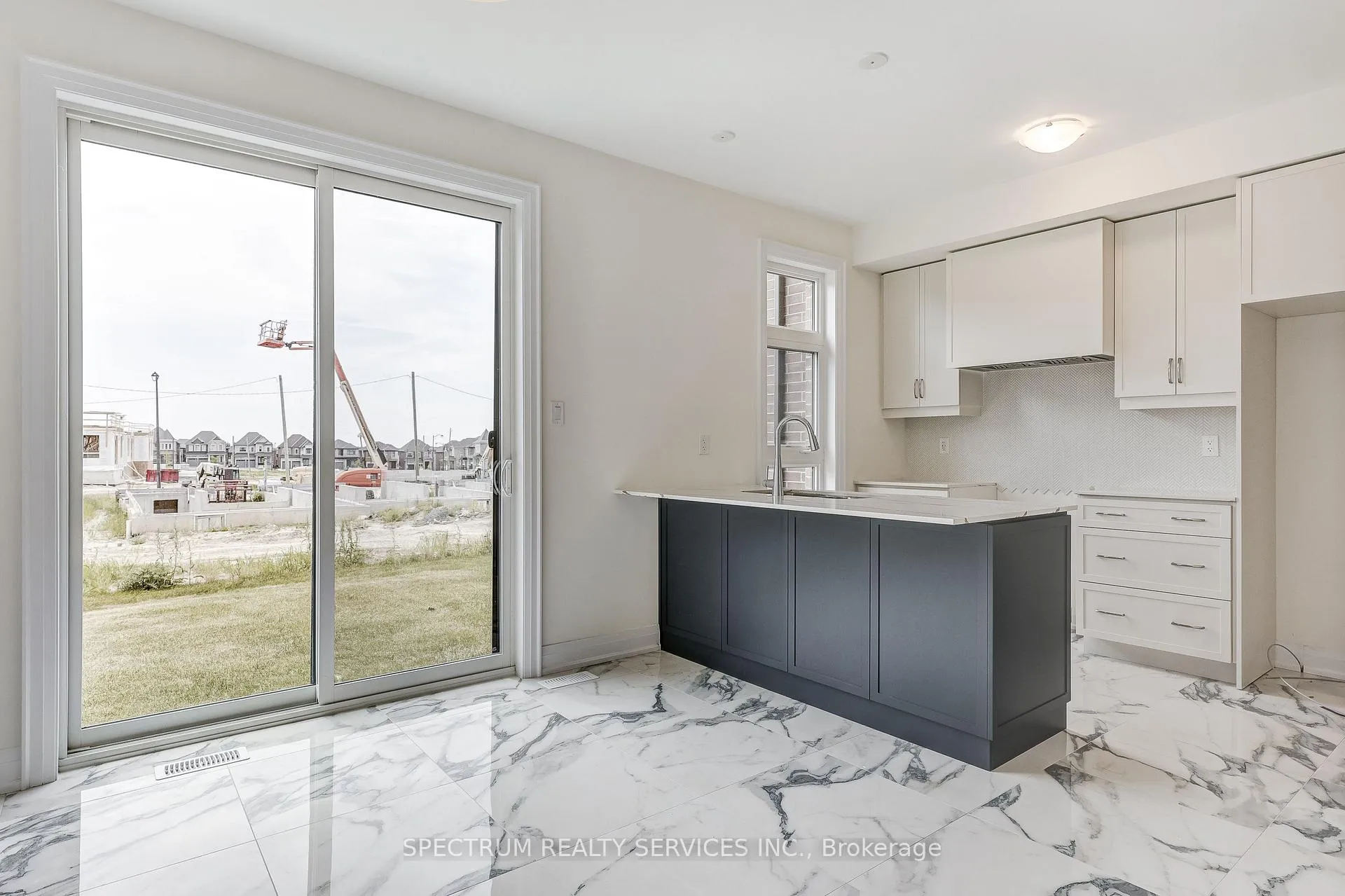 Photo 17 of 172 Adario Crescent, Vaughan, Vellore Village — HOMEH