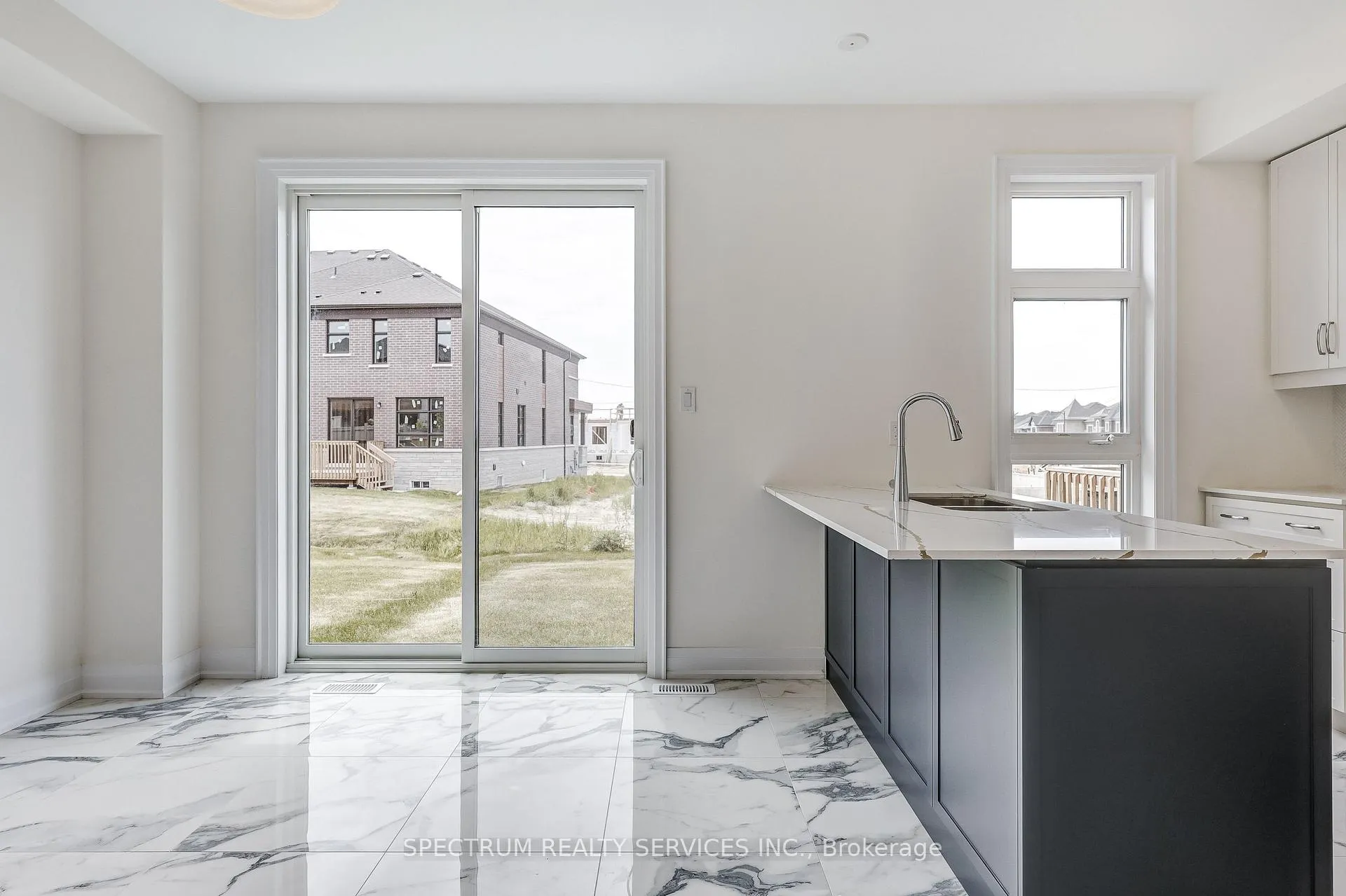 Photo 18 of 172 Adario Crescent, Vaughan, Vellore Village — HOMEH