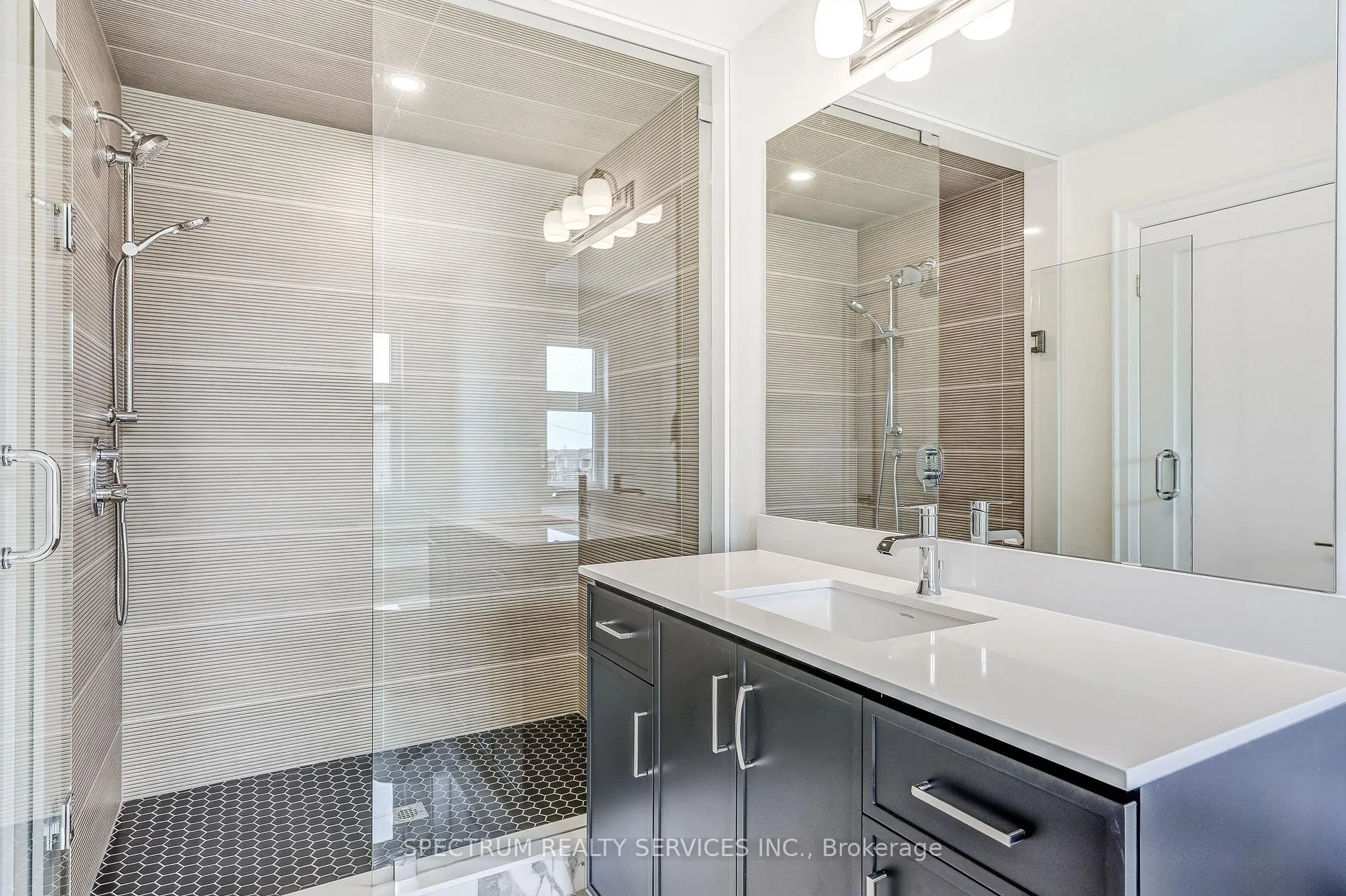 Photo 38 of 172 Adario Crescent, Vaughan, Vellore Village — HOMEH