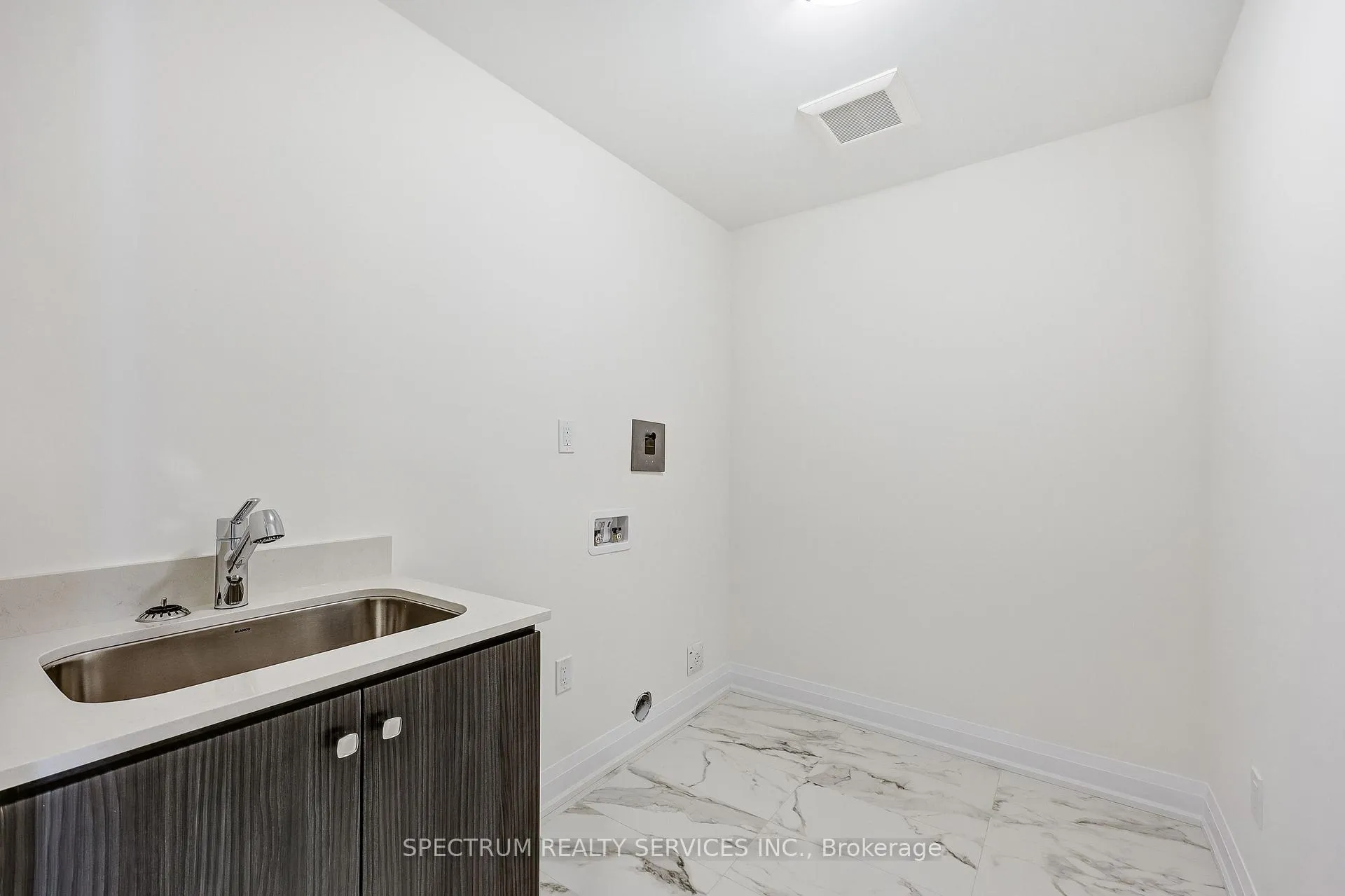 Photo 40 of 172 Adario Crescent, Vaughan, Vellore Village — HOMEH