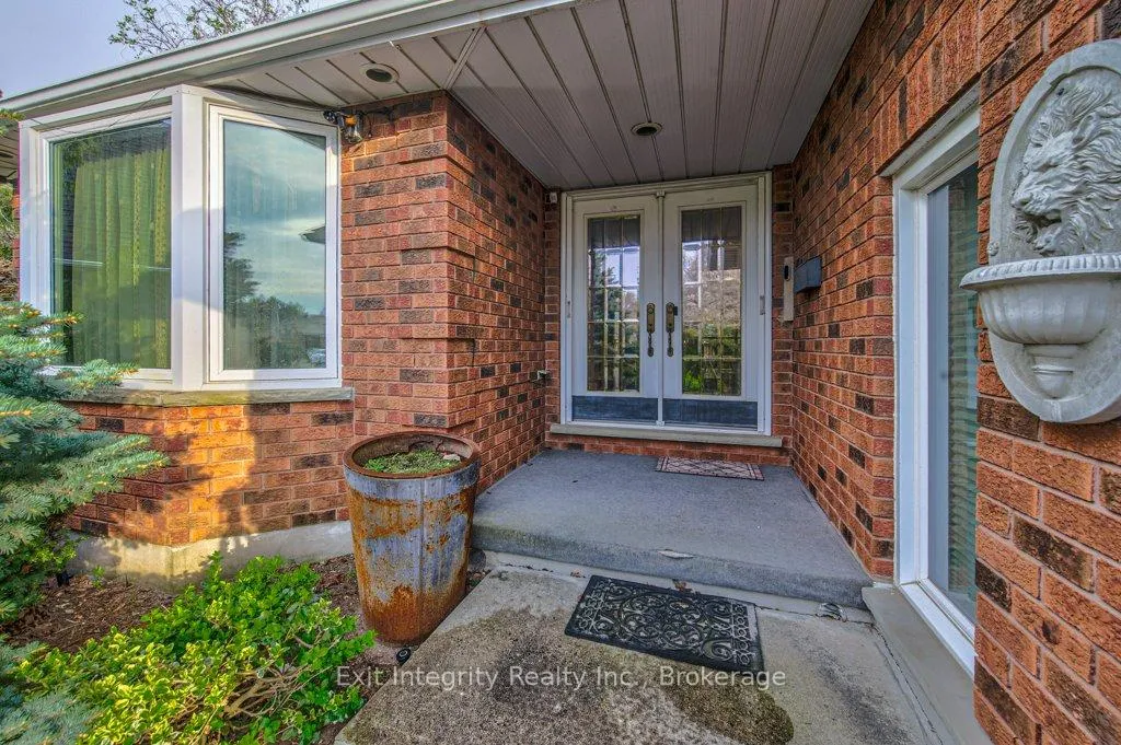 Photo 6 of 247 Rolling Acres Court, Kitchener, Idlewood — HOMEH