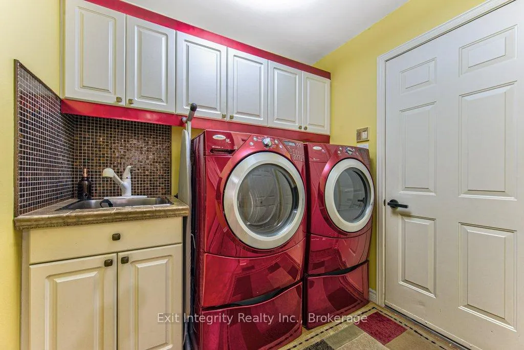 Photo 12 of 247 Rolling Acres Court, Kitchener, Idlewood — HOMEH
