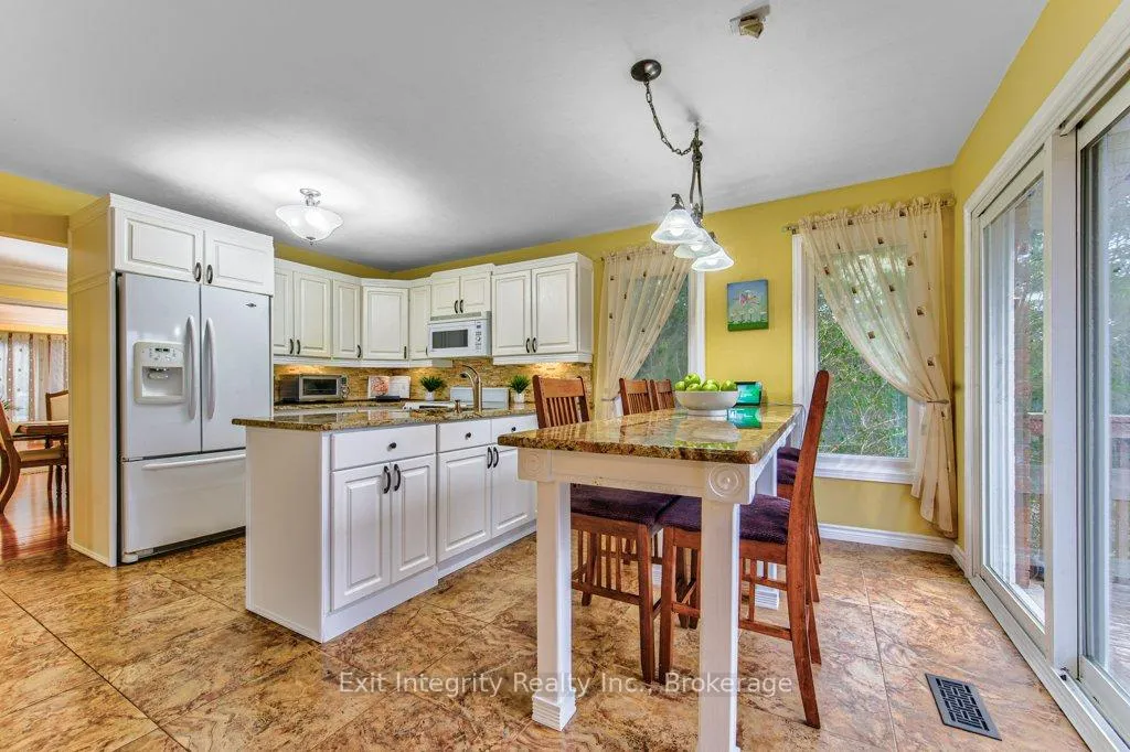 Photo 16 of 247 Rolling Acres Court, Kitchener, Idlewood — HOMEH