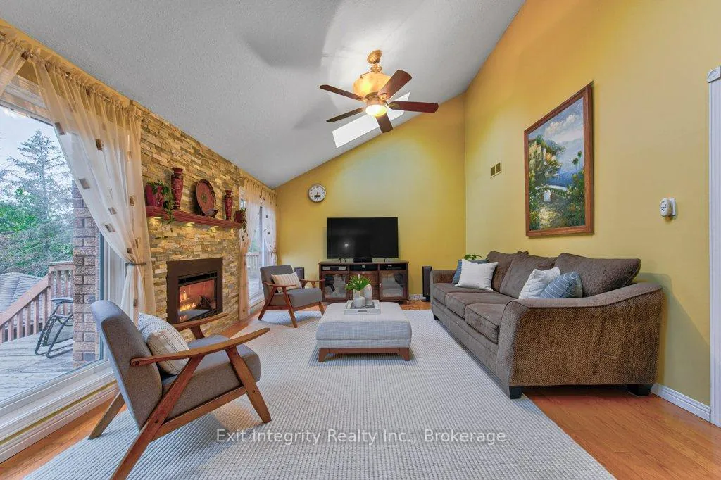 Photo 18 of 247 Rolling Acres Court, Kitchener, Idlewood — HOMEH