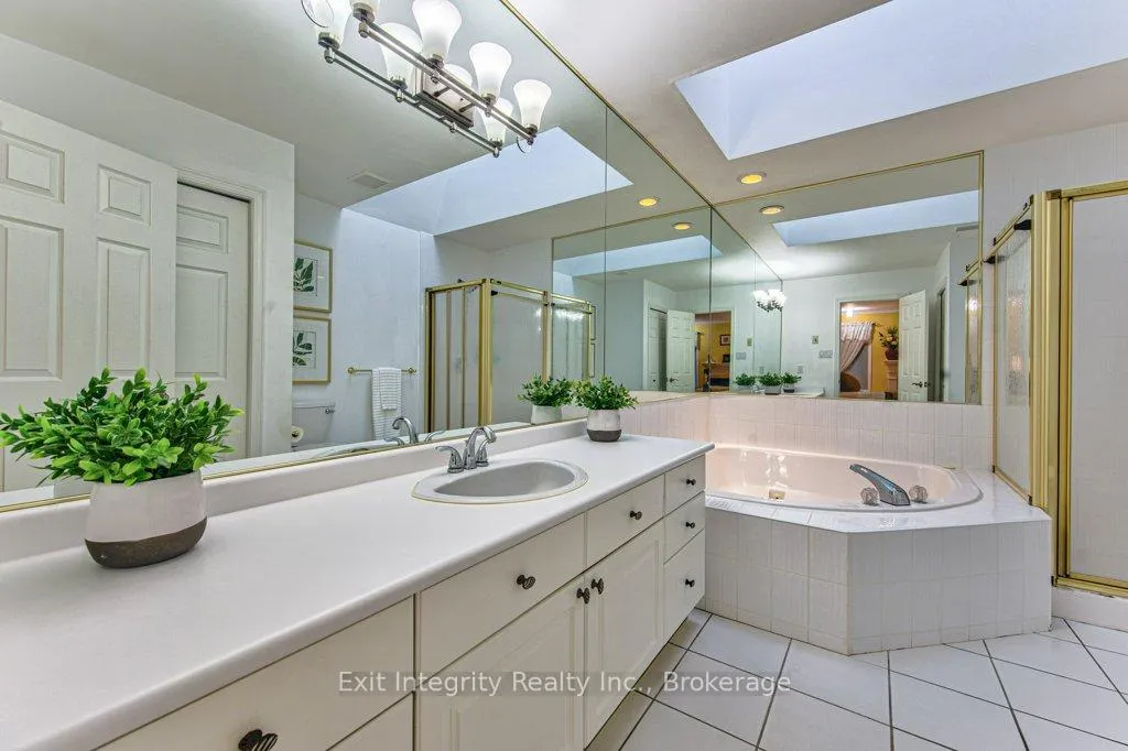 Photo 24 of 247 Rolling Acres Court, Kitchener, Idlewood — HOMEH