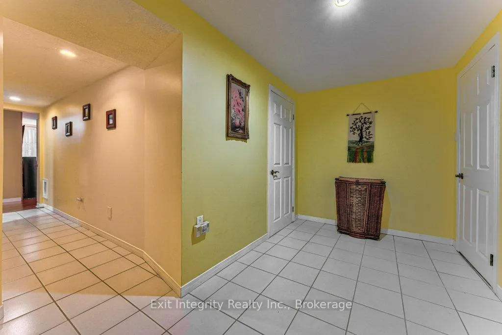 Photo 33 of 247 Rolling Acres Court, Kitchener, Idlewood — HOMEH