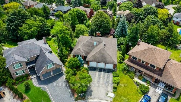 Photo 3 of 247 Rolling Acres Court, Kitchener, Idlewood — HOMEH