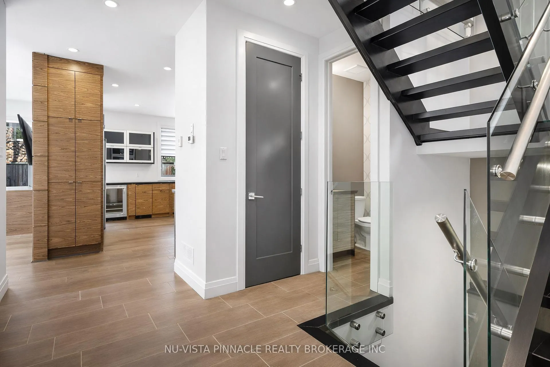 Photo 6 of Unit 16, 433 Hyde Park Road, London, North P — HOMEH