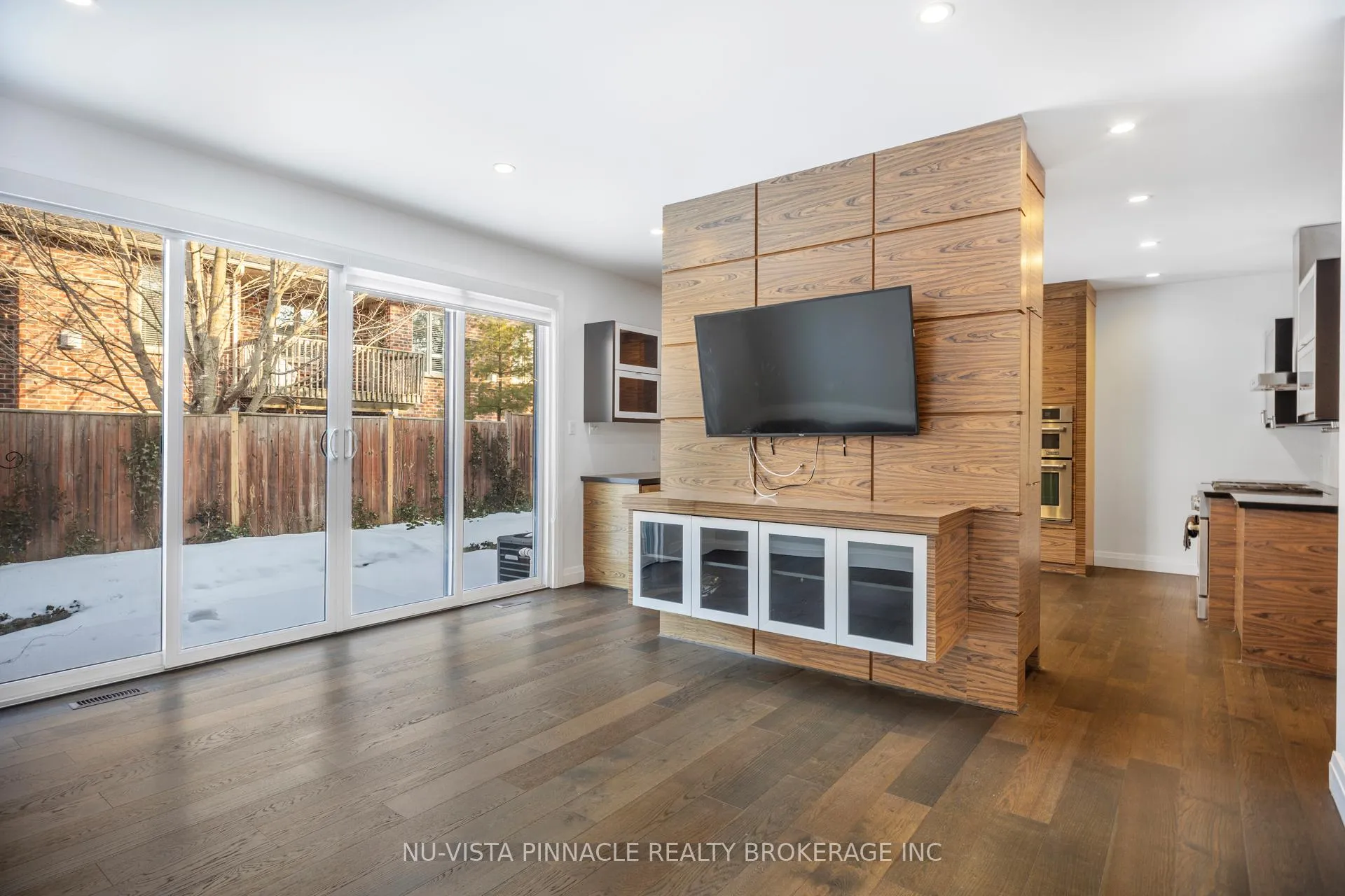 Photo 10 of Unit 16, 433 Hyde Park Road, London, North P — HOMEH