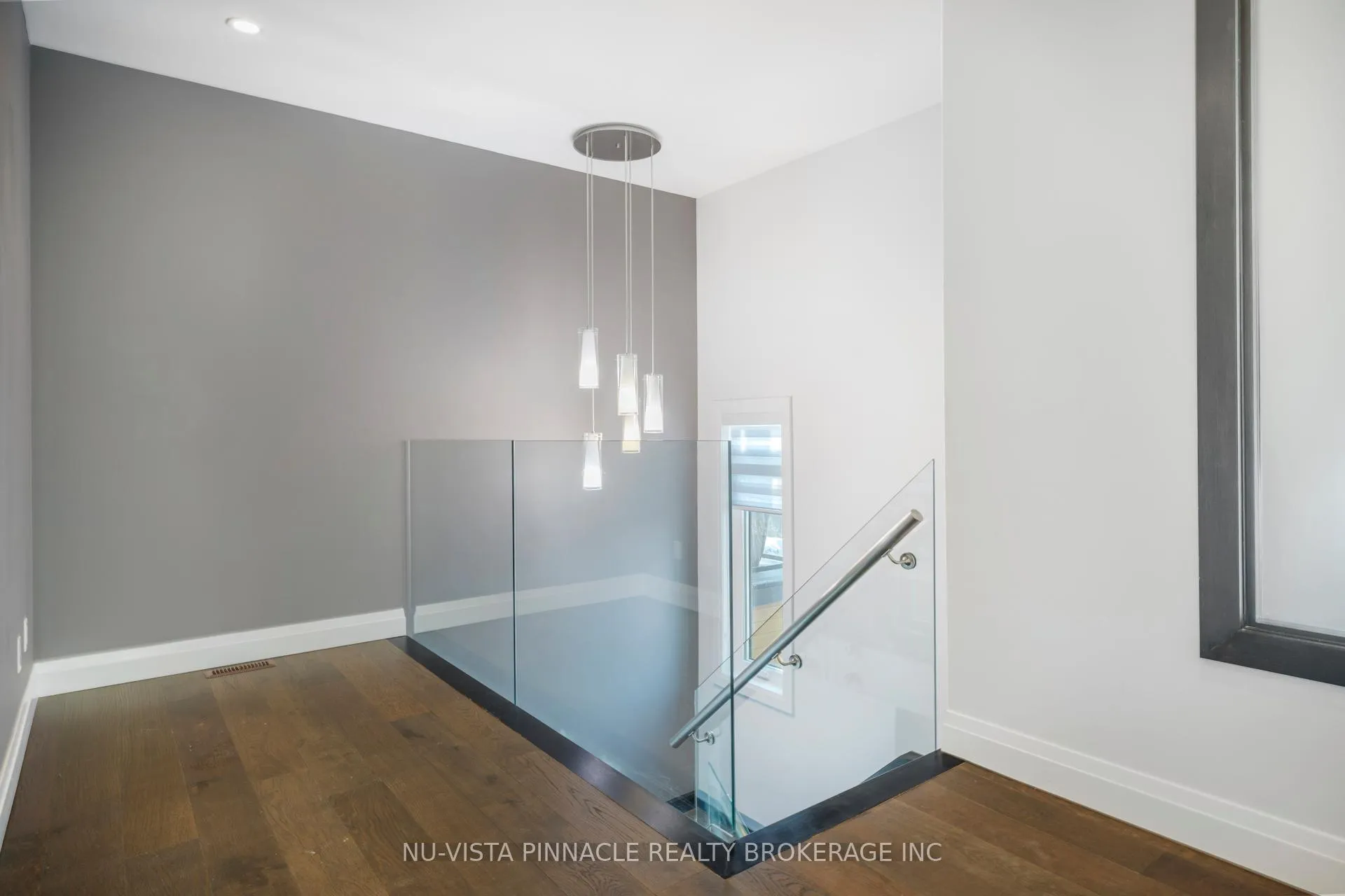 Photo 14 of Unit 16, 433 Hyde Park Road, London, North P — HOMEH