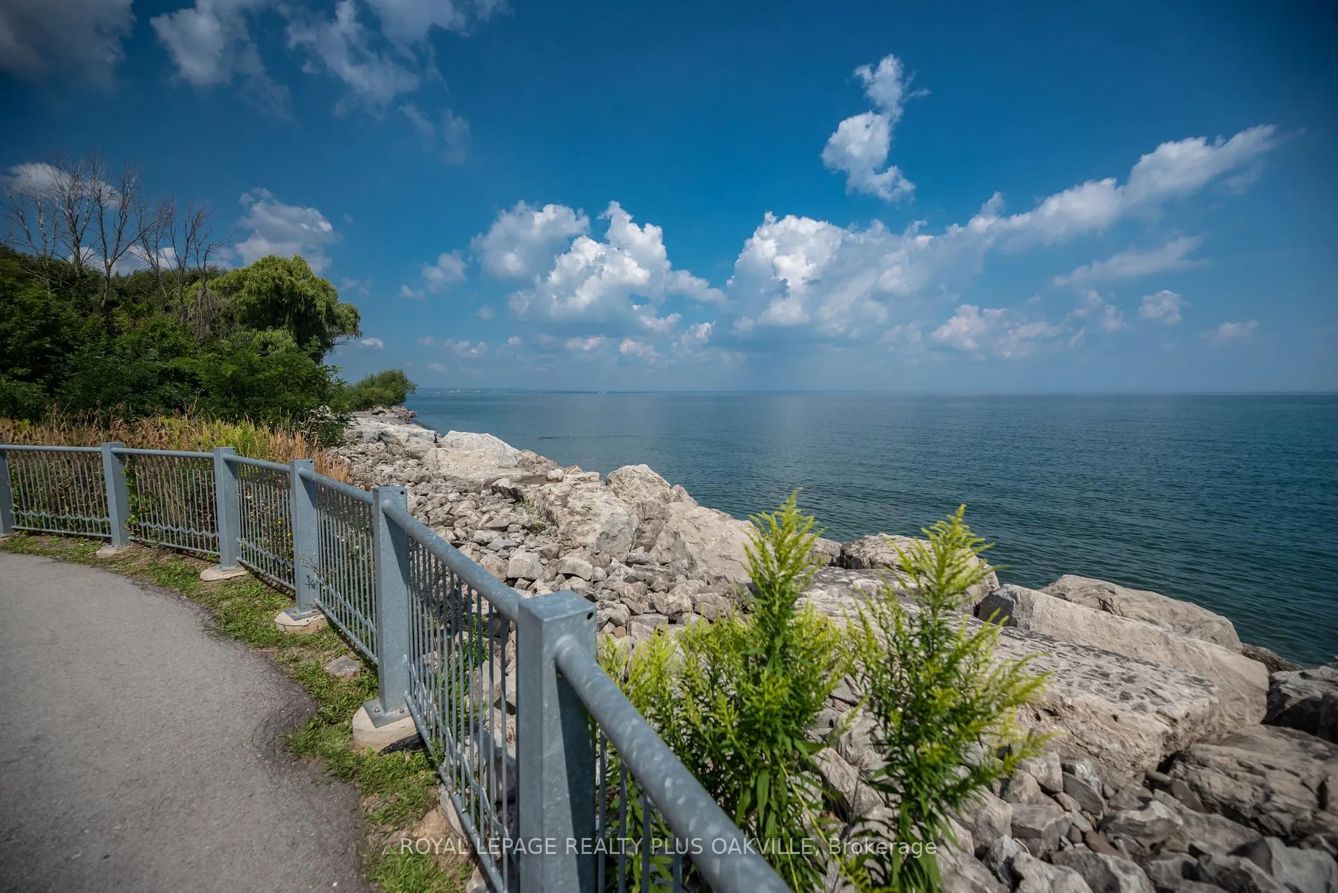 Photo 5 of Unit 214, 125 Shoreview Place, Hamilton, Lakeshore — HOMEH