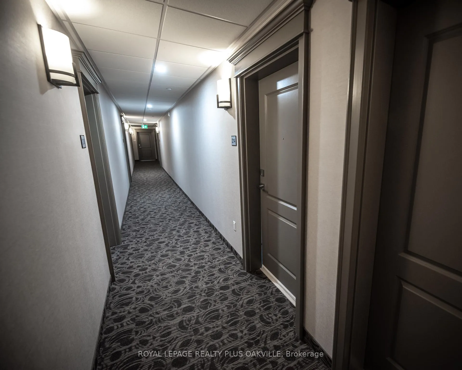 Photo 8 of Unit 214, 125 Shoreview Place, Hamilton, Lakeshore — HOMEH
