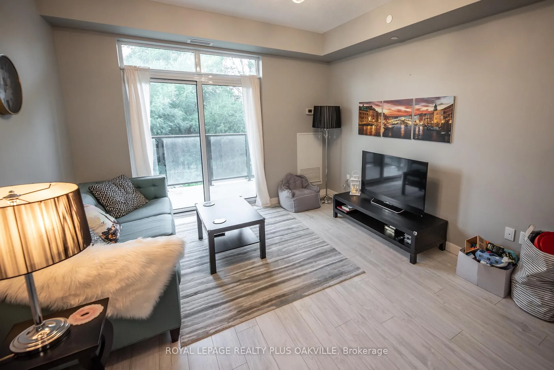 Photo 11 of Unit 214, 125 Shoreview Place, Hamilton, Lakeshore — HOMEH