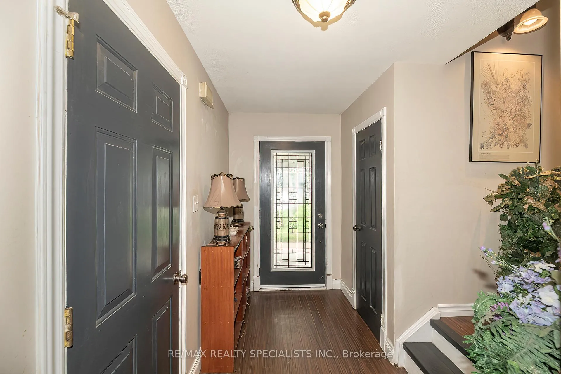 Photo 4 of 21 Richvale Drive S, Brampton, Heart Lake East — HOMEH