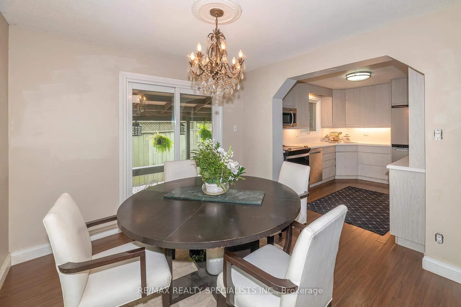 Photo 10 of 21 Richvale Drive S, Brampton, Heart Lake East — HOMEH