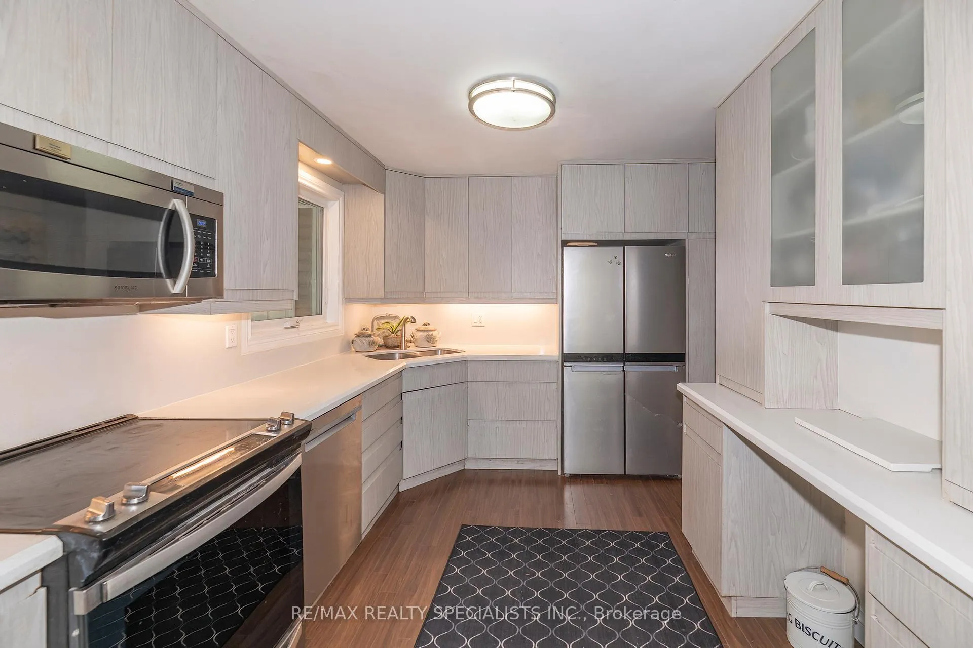 Photo 11 of 21 Richvale Drive S, Brampton, Heart Lake East — HOMEH