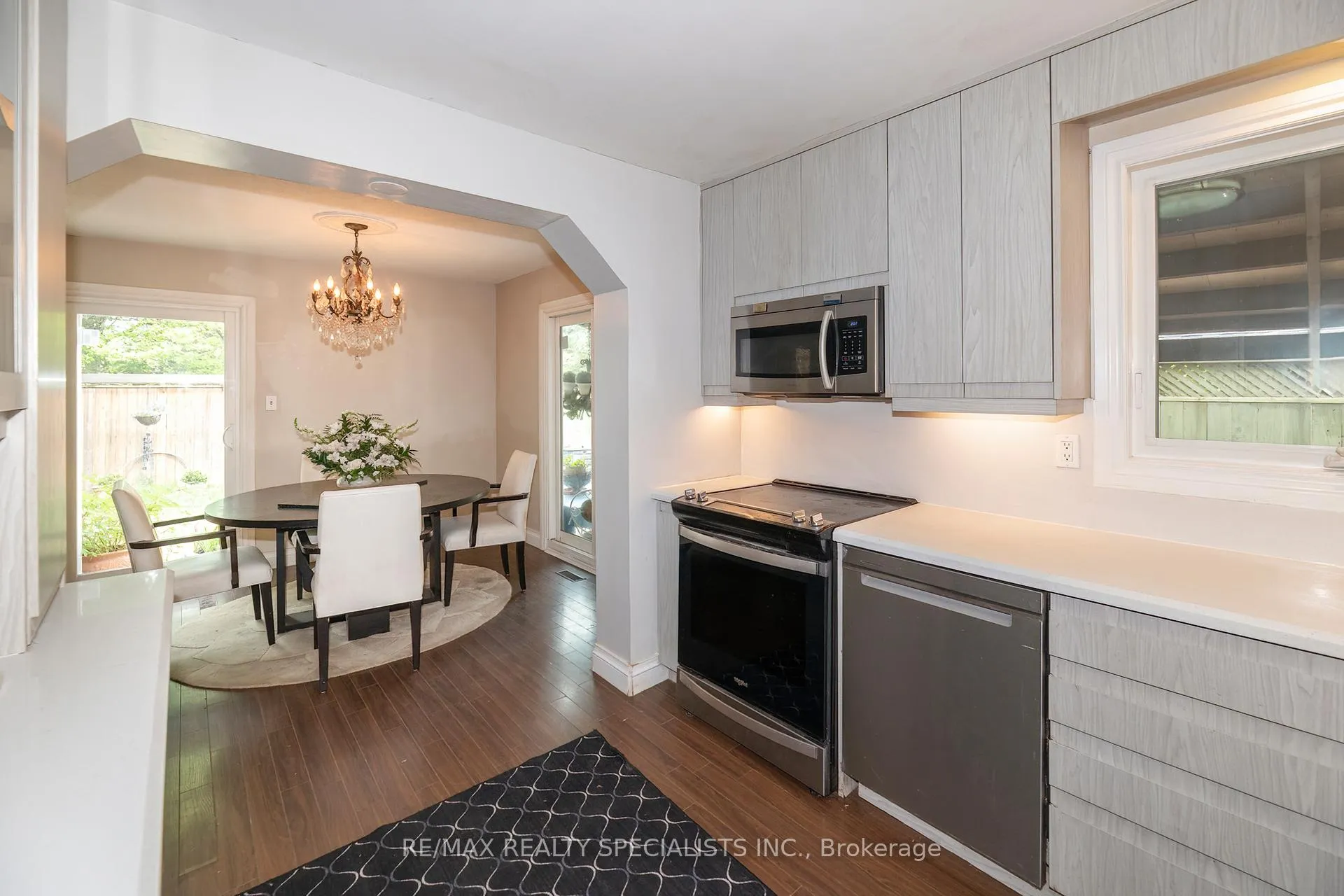 Photo 12 of 21 Richvale Drive S, Brampton, Heart Lake East — HOMEH