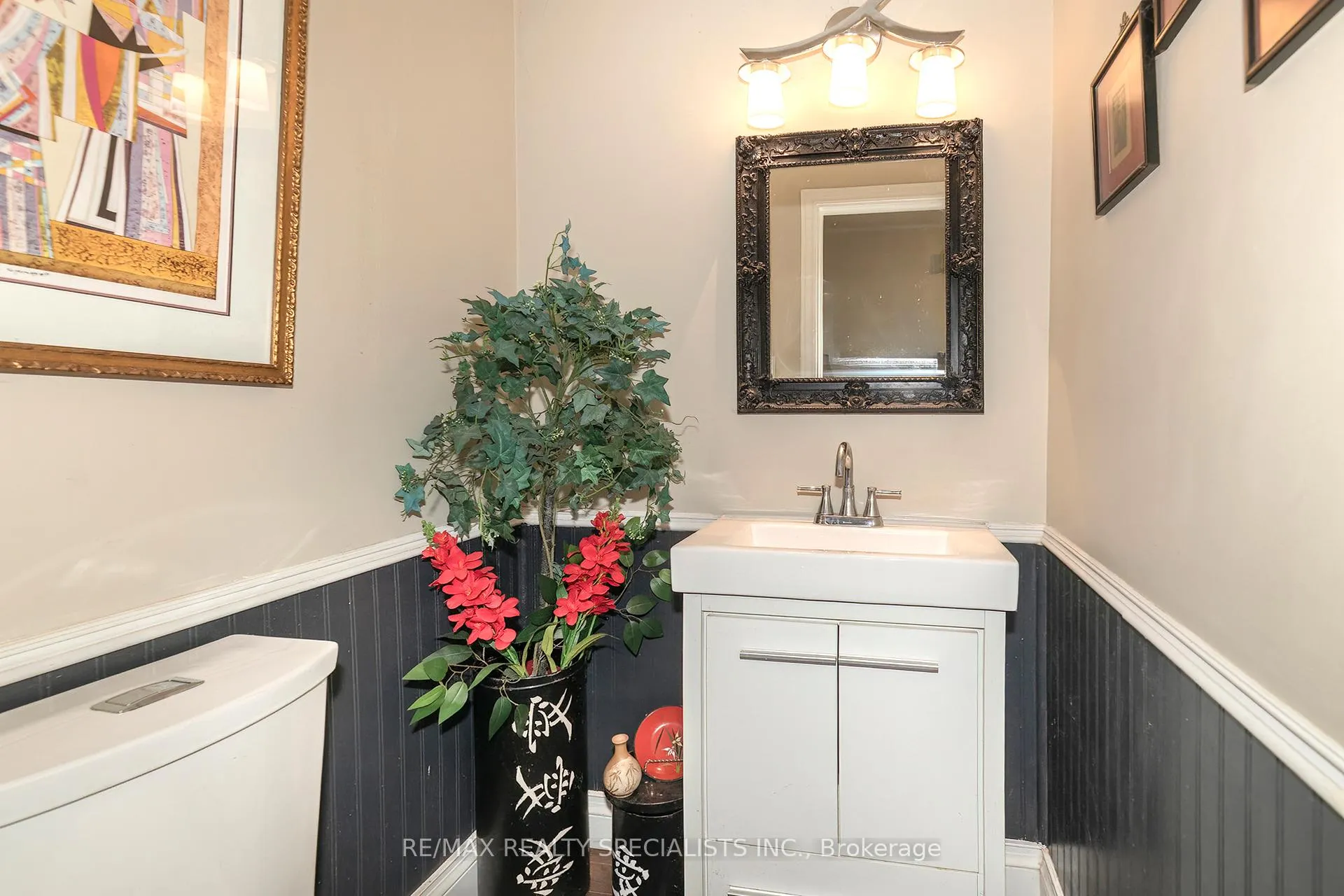 Photo 14 of 21 Richvale Drive S, Brampton, Heart Lake East — HOMEH
